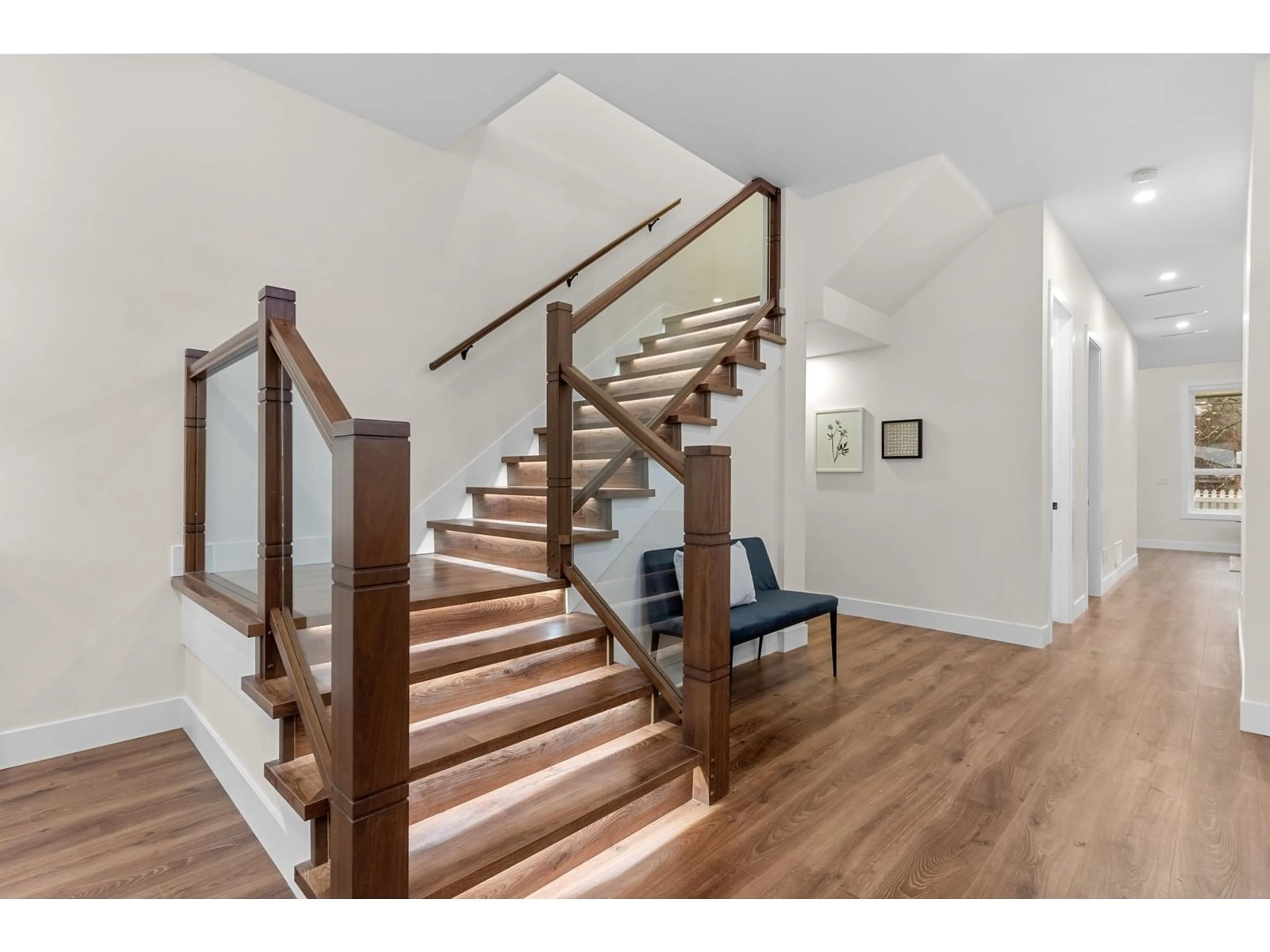 Stairs for 21030 72 AVENUE, Langley British Columbia V2Y2R6