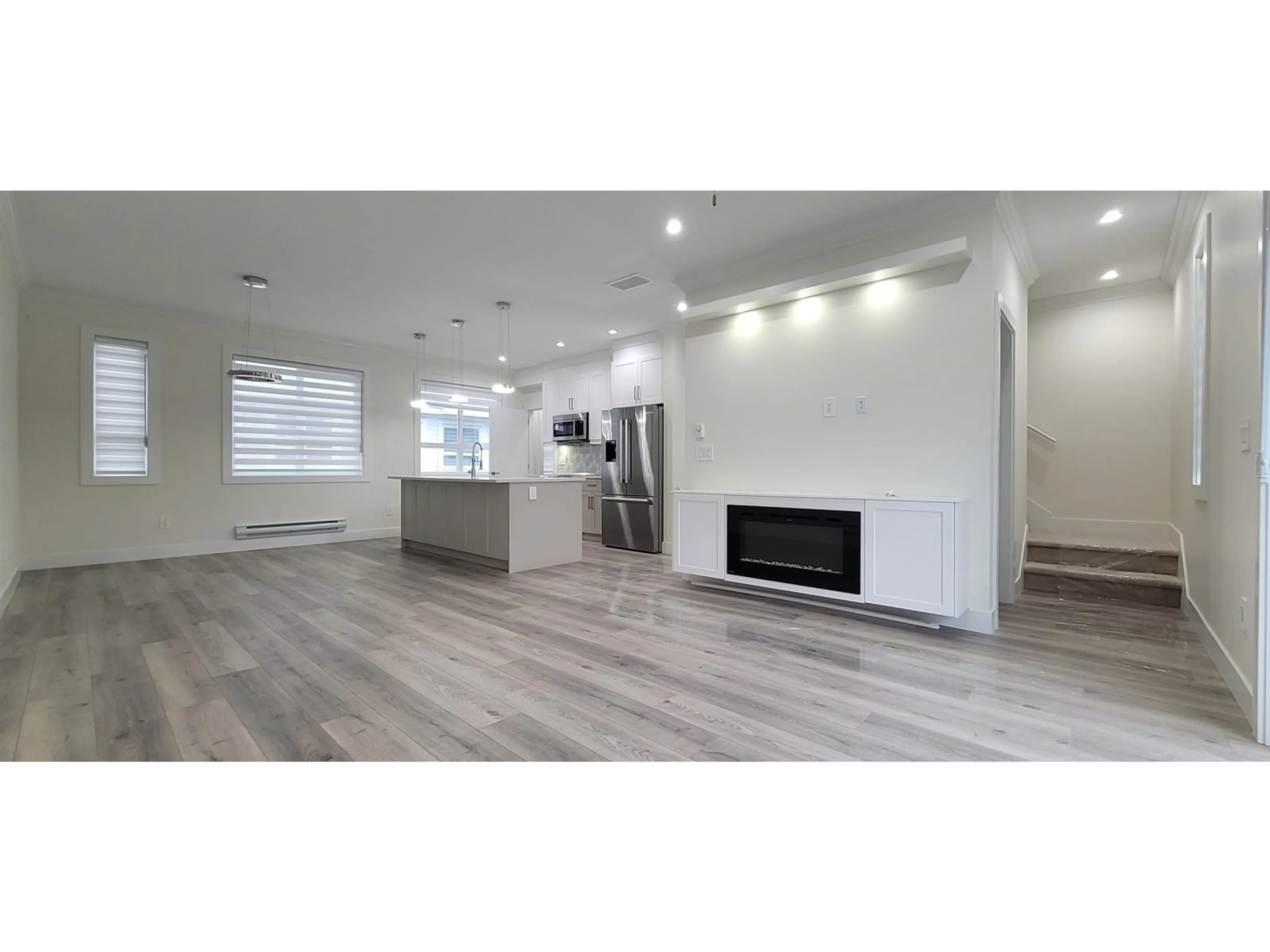 Living room, wood floors for 11 8181 135A STREET, Surrey British Columbia V3W3N8