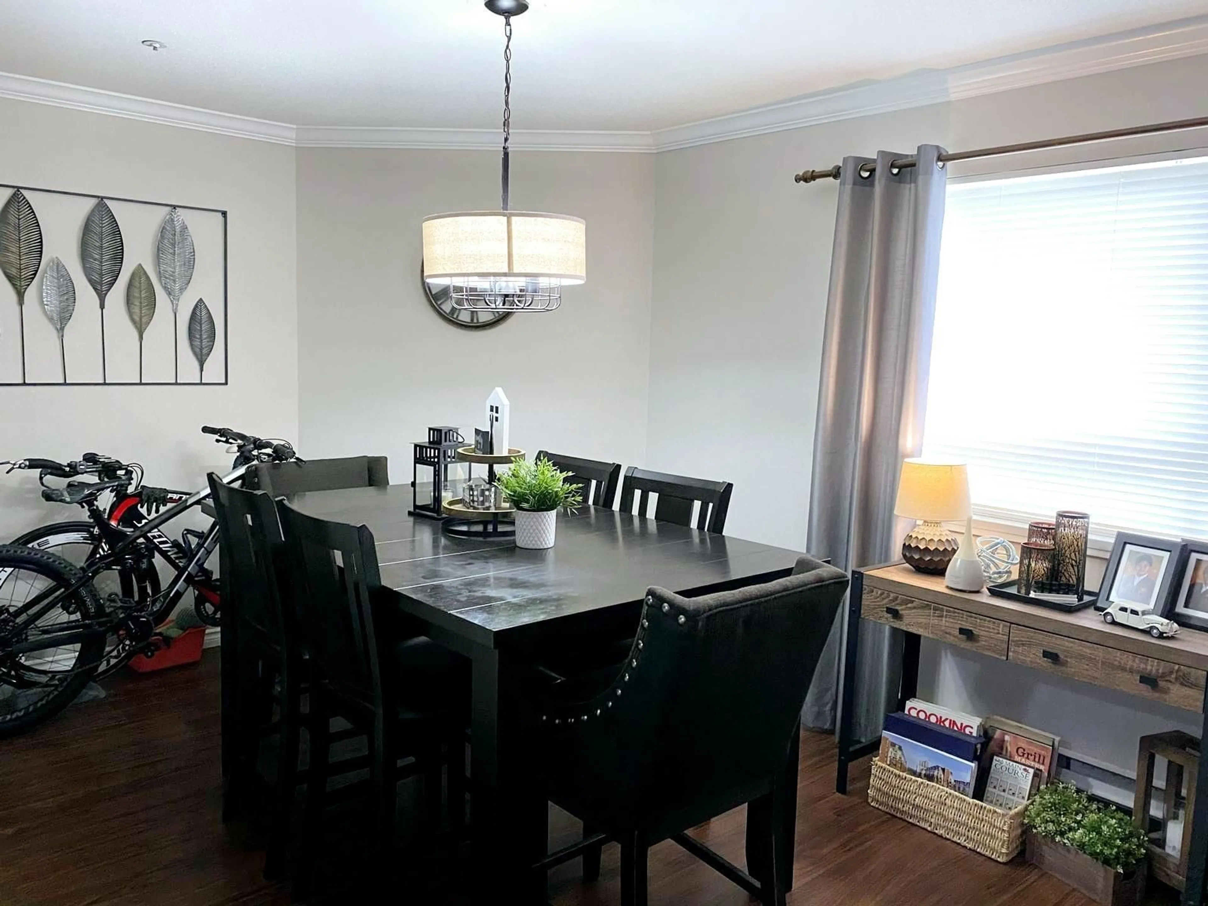 Dining room, wood floors, cottage for 107 20189 54 AVENUE, Langley British Columbia V3A3W2