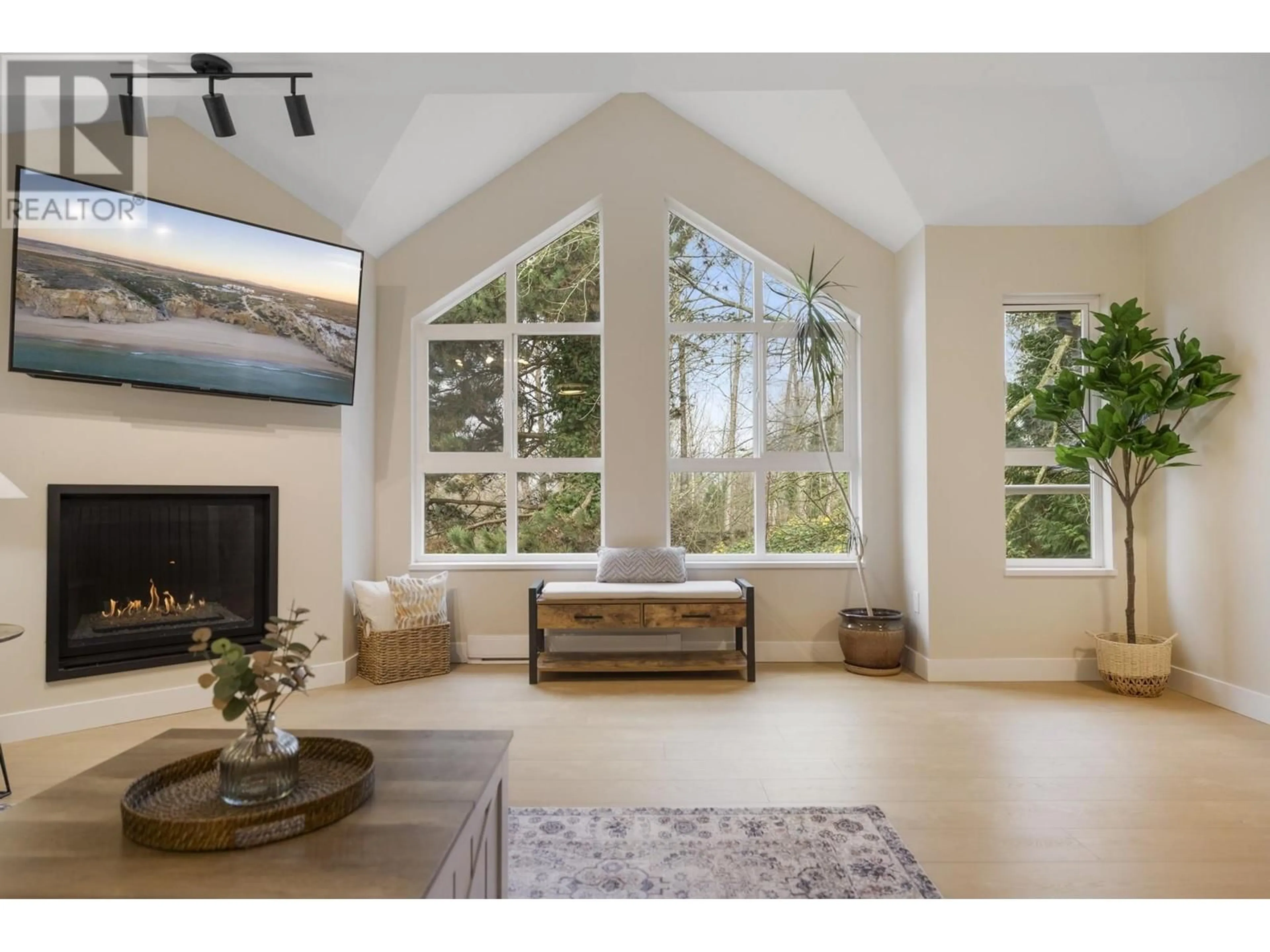 Living room, wood floors for 51 1238 EASTERN DRIVE, Port Coquitlam British Columbia V3C6C5