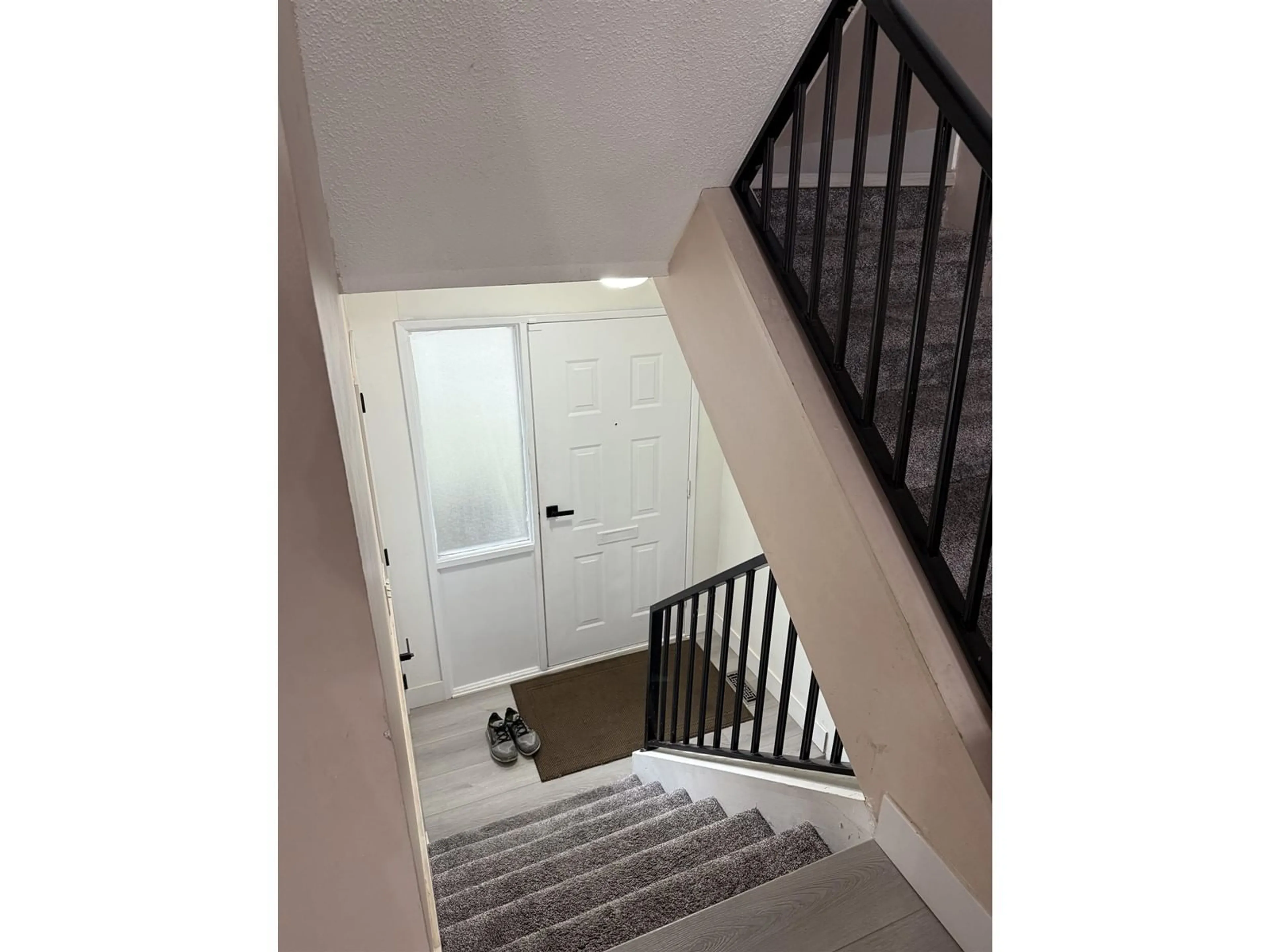 Stairs for 23 33361 WREN CRESCENT, Abbotsford British Columbia V2S5V9