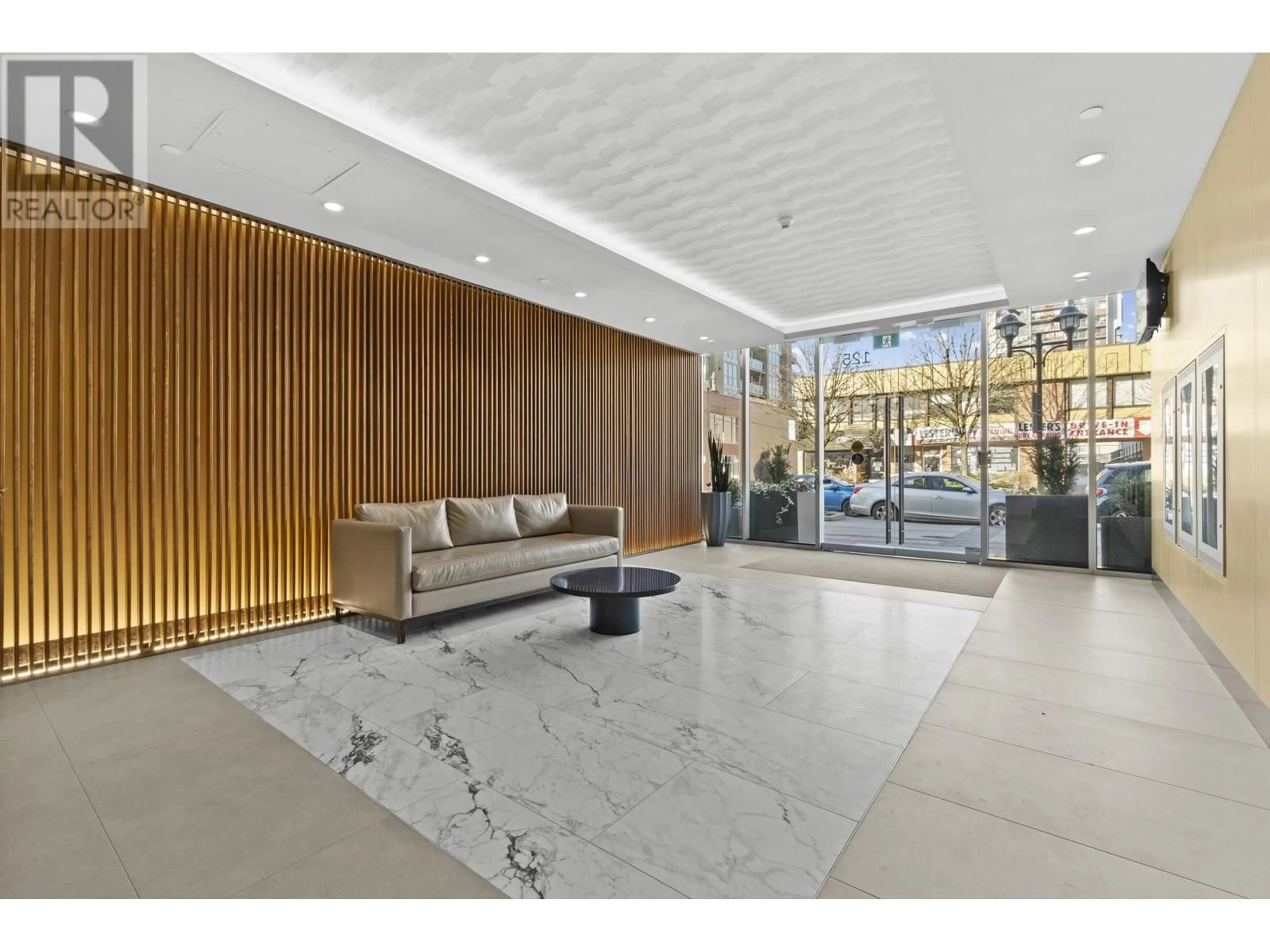 Indoor lobby, ceramic floors for 1404 125 14TH STREET EAST, North Vancouver British Columbia V7L0E6