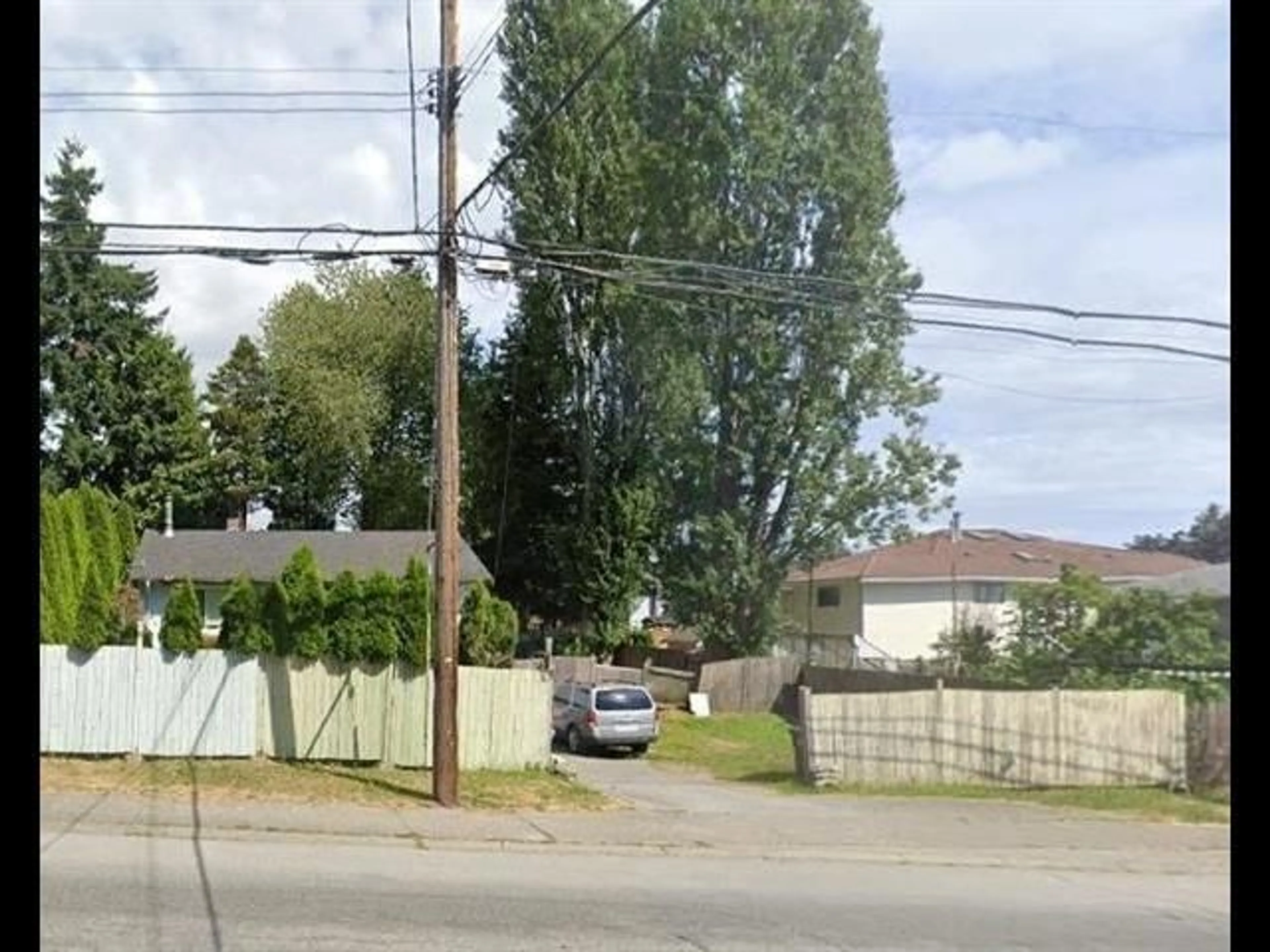 Frontside or backside of a home, the street view for 9852 132 STREET, Surrey British Columbia V3T3S6