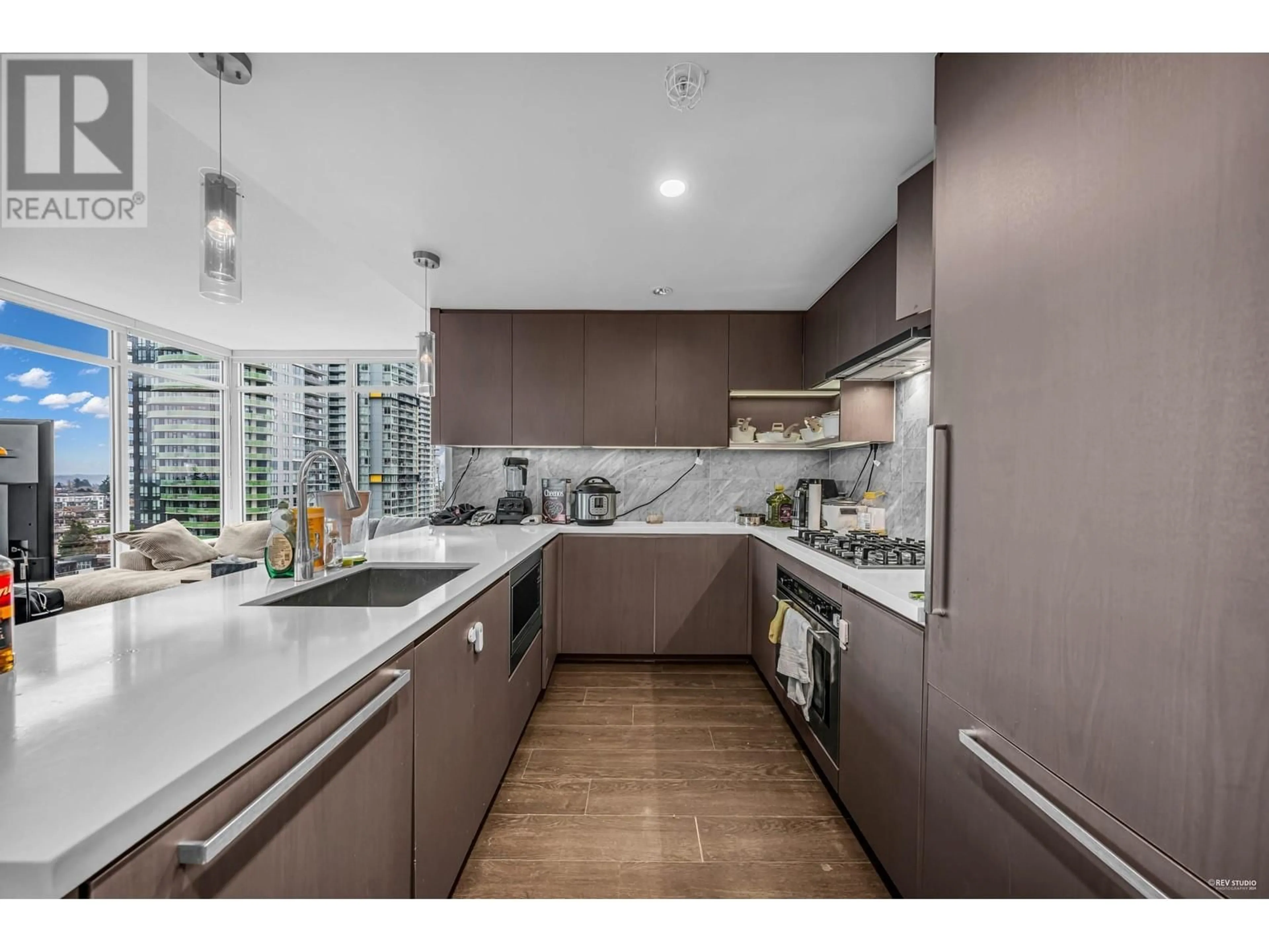 Open concept kitchen for 1501 6538 NELSON AVENUE, Burnaby British Columbia V5H0G5