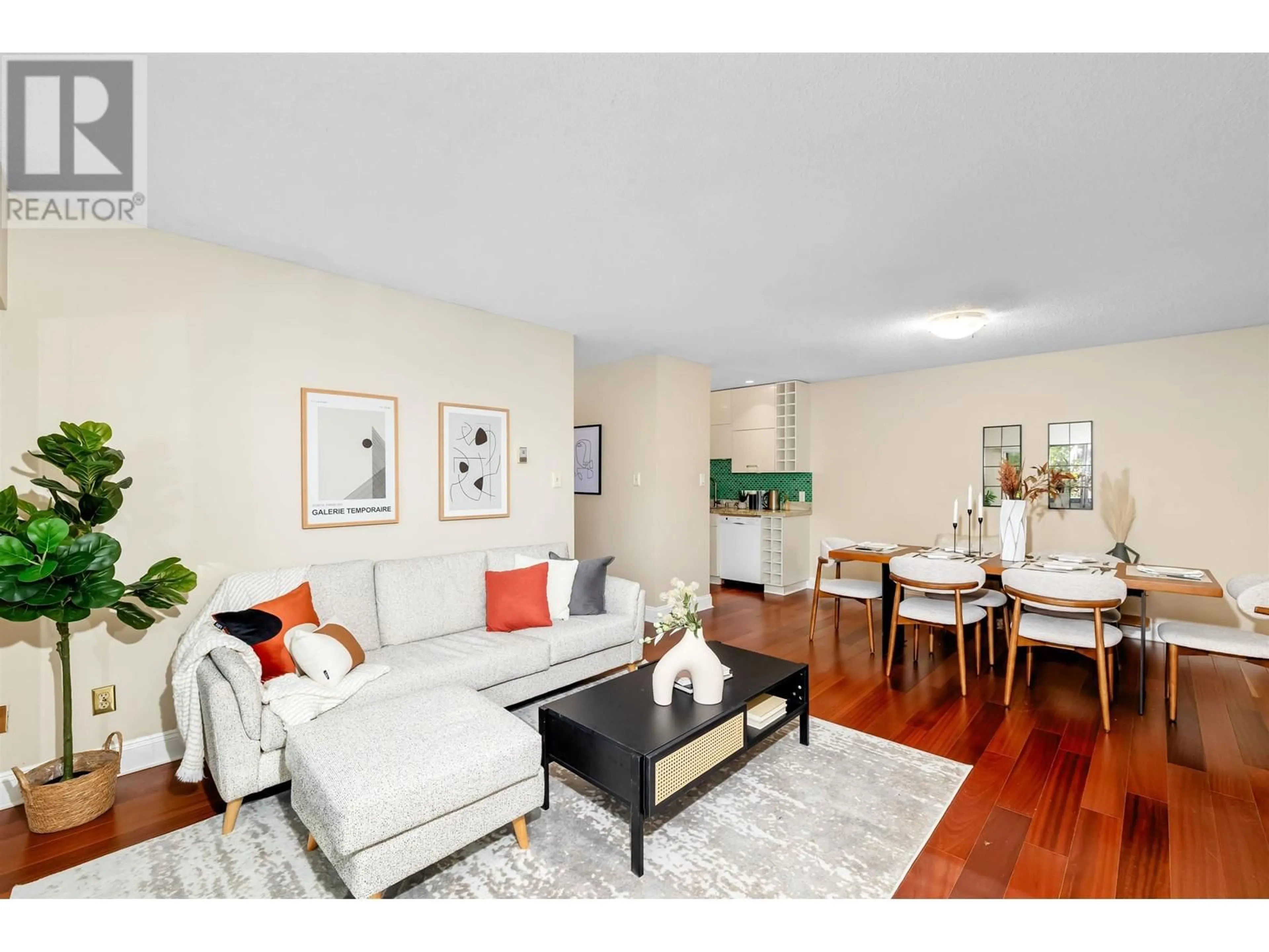 Living room, wood floors for 213 1424 WALNUT STREET, Vancouver British Columbia V6J3R3