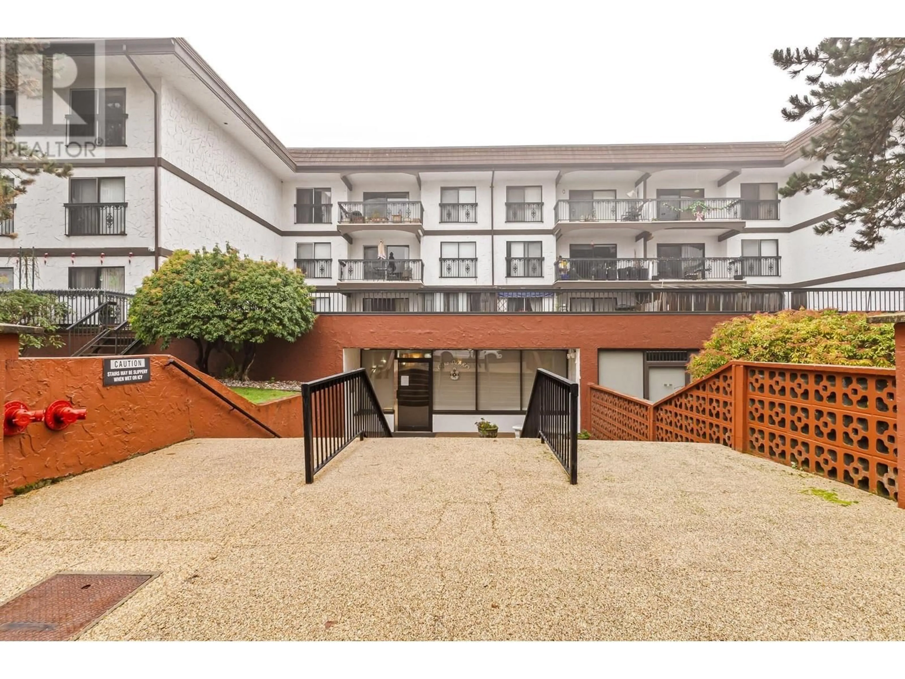 Patio, the front or back of building for 309 721 HAMILTON STREET, New Westminster British Columbia V3M2M7