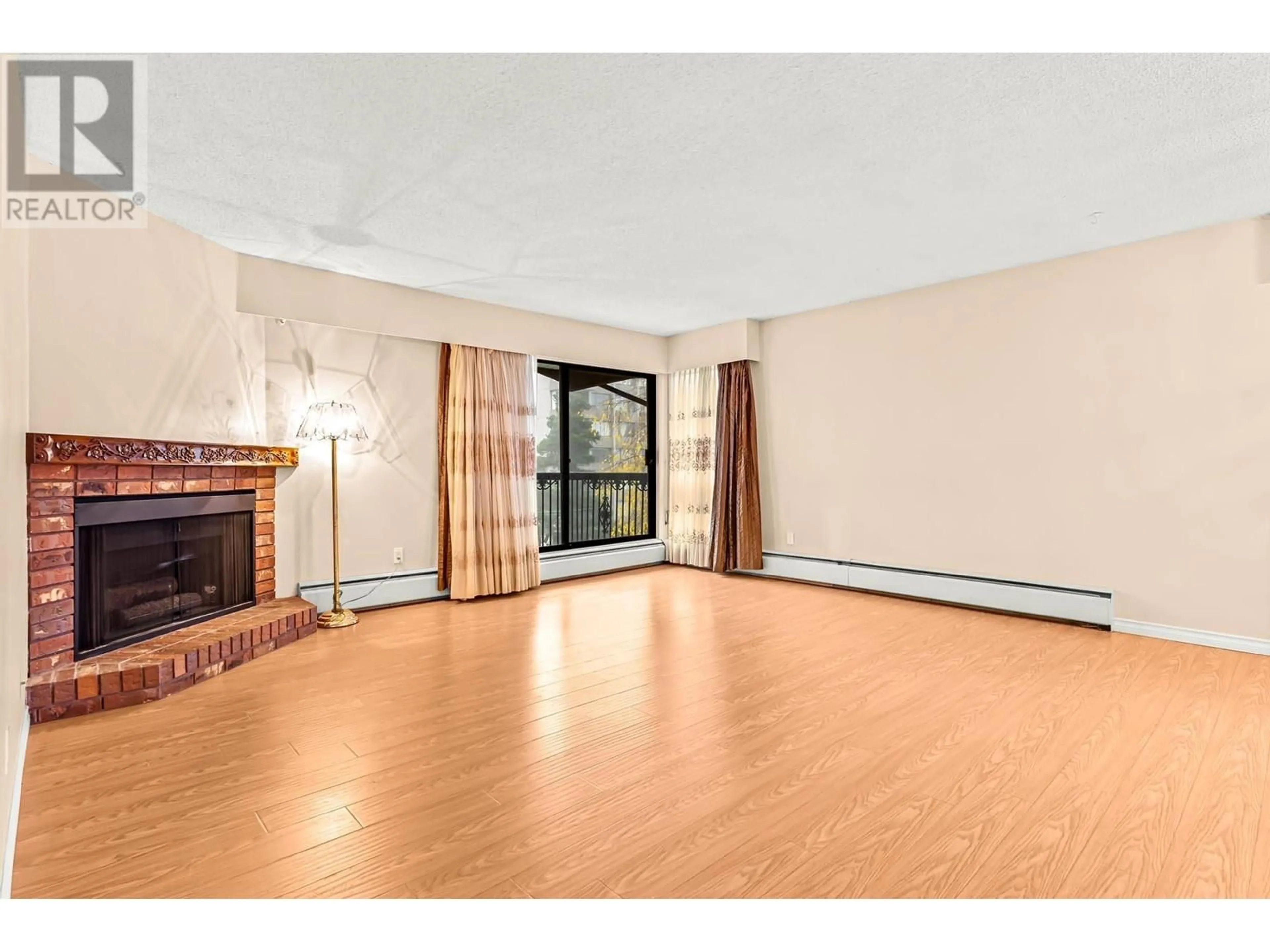 A pic of a room, wood floors for 309 721 HAMILTON STREET, New Westminster British Columbia V3M2M7