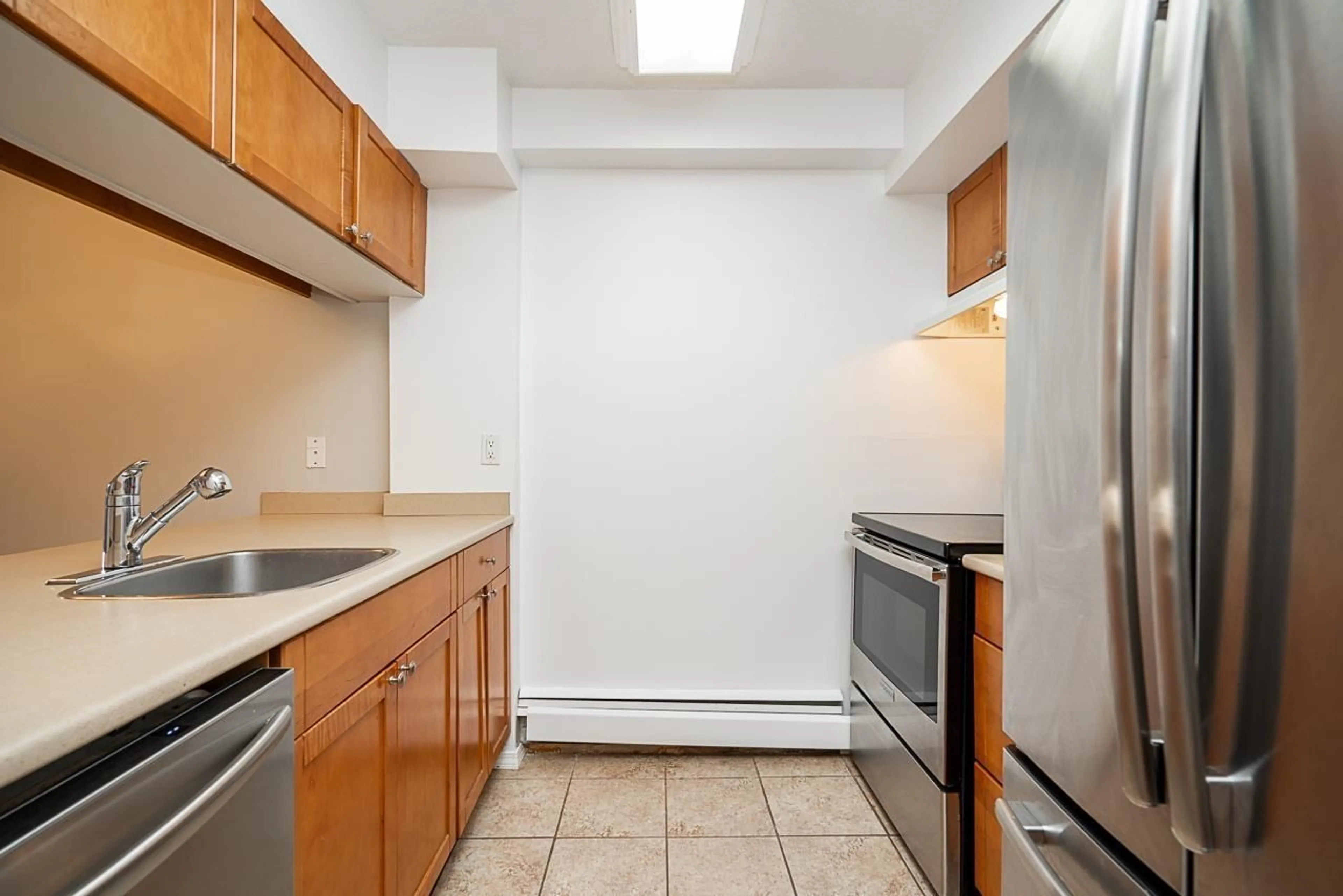 Standard kitchen, not visible floor for 104 17720 60 AVENUE, Surrey British Columbia V3S1V2