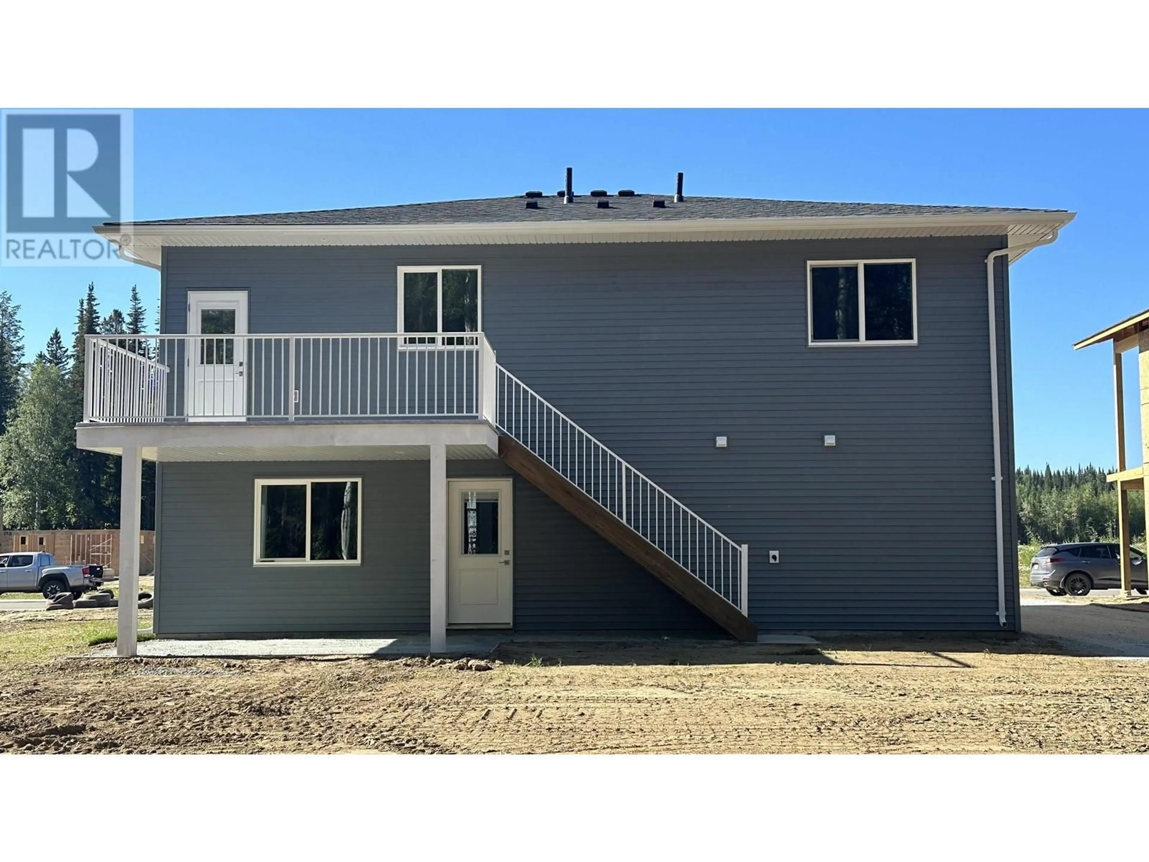 Home with vinyl exterior material, building for 7124 HILLU ROAD, Prince George British Columbia V2K0B4