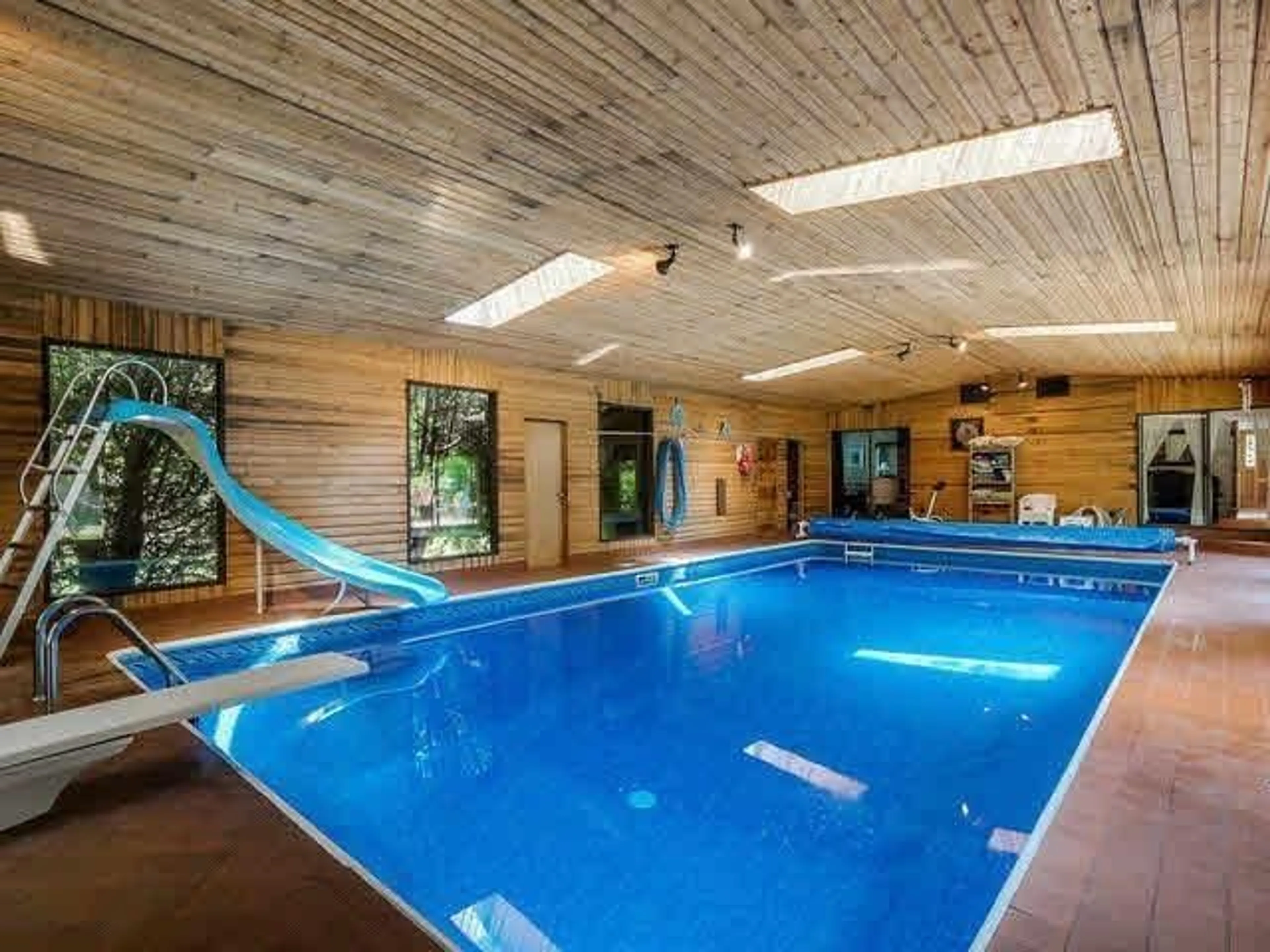 Indoor or outdoor pool for 20515 20 AVENUE, Langley British Columbia V2Z2A3