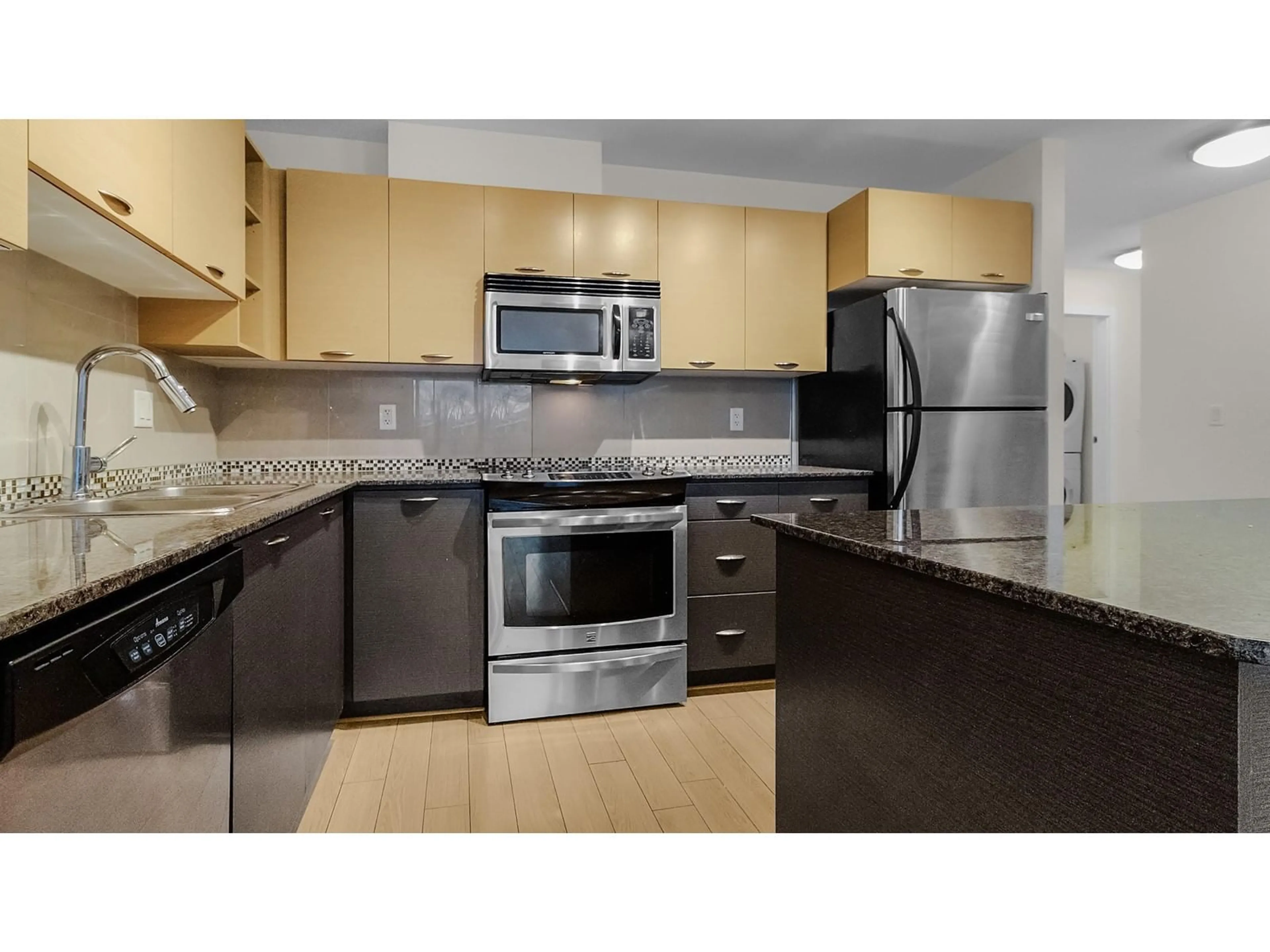 Standard kitchen, ceramic/tile floor for 436 2233 MCKENZIE ROAD, Abbotsford British Columbia V2S4A1