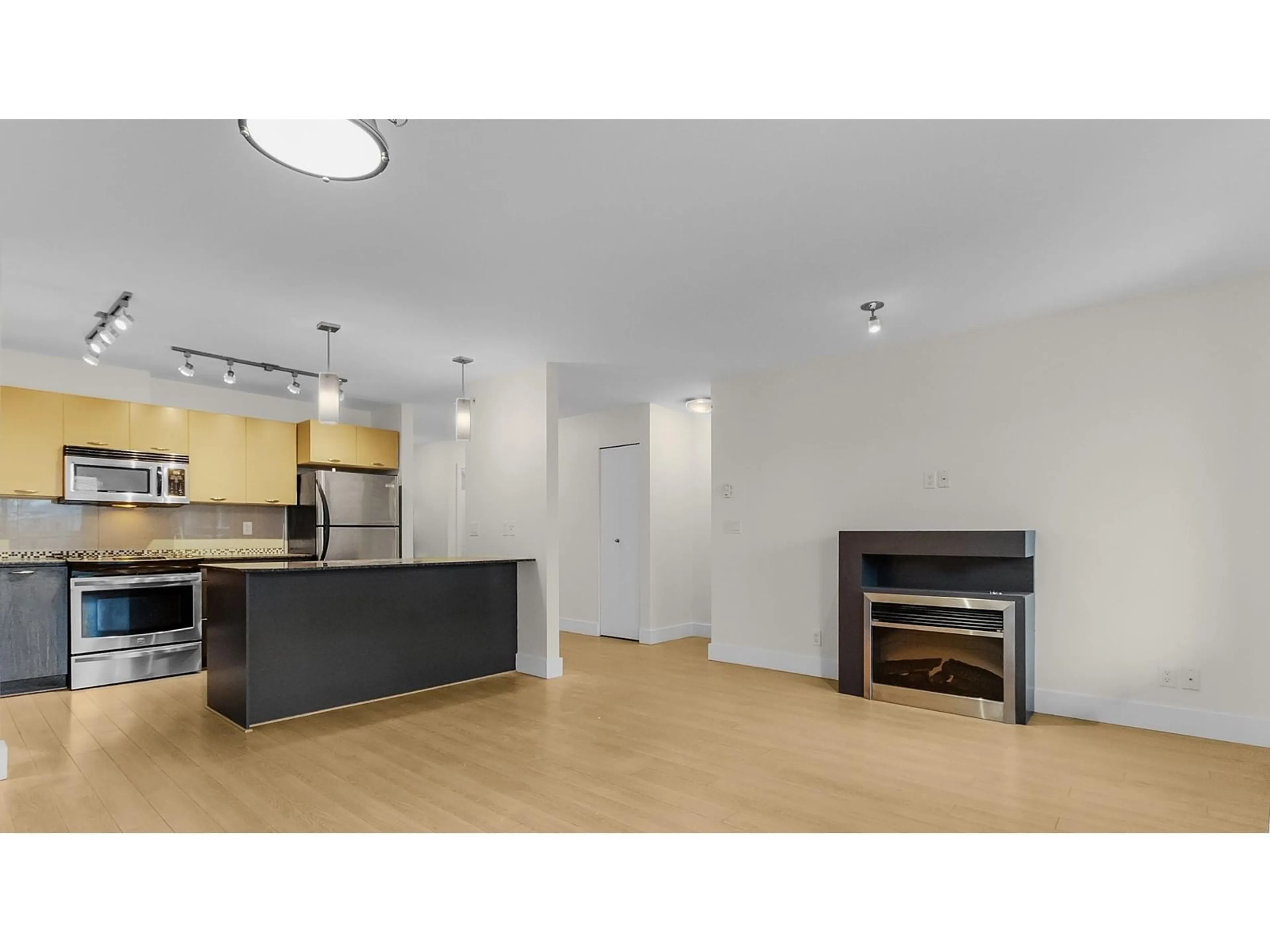 Open concept kitchen, unknown for 436 2233 MCKENZIE ROAD, Abbotsford British Columbia V2S4A1