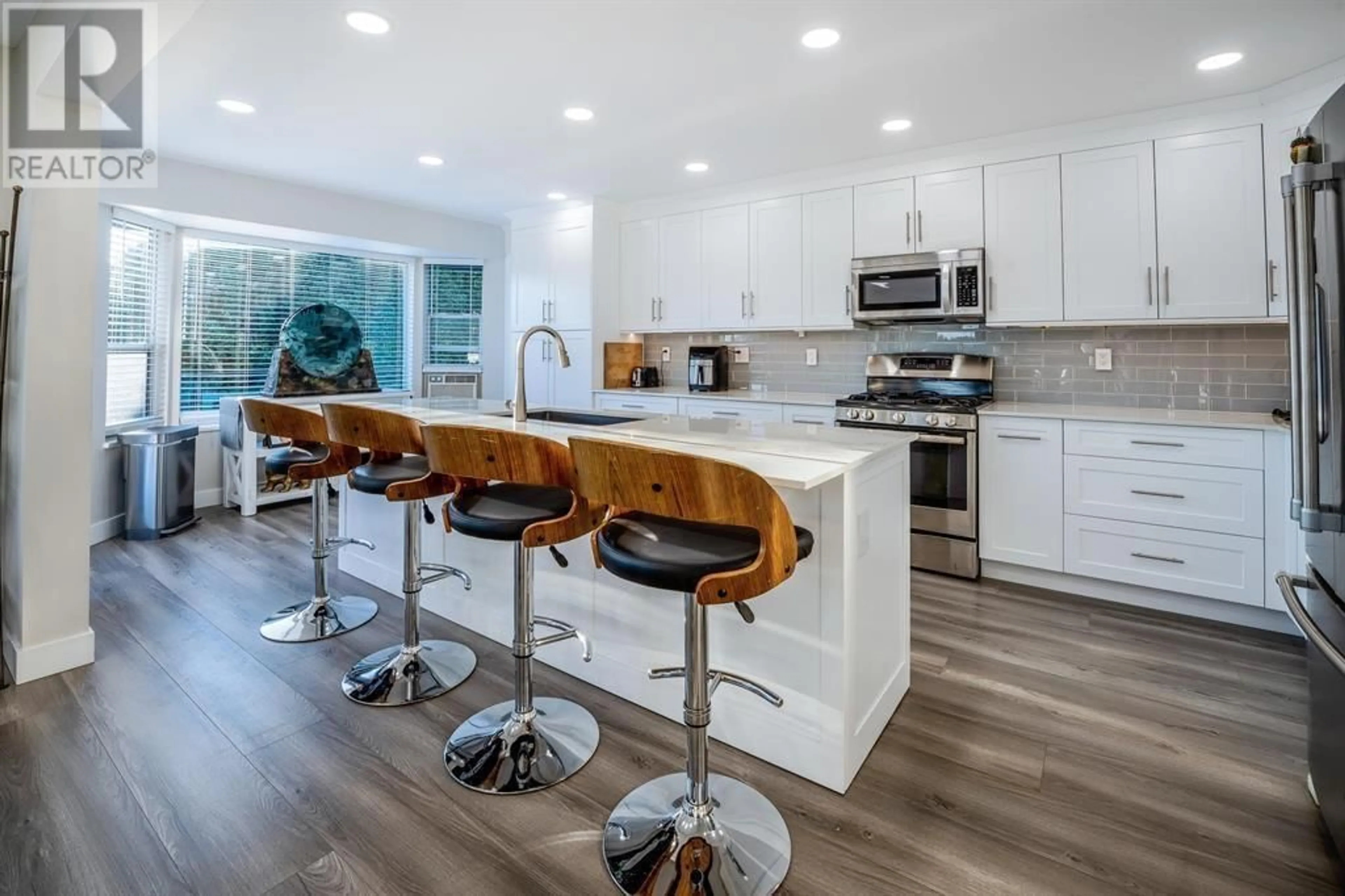Contemporary kitchen, unknown for 11451 BEST STREET, Maple Ridge British Columbia V2X7X6
