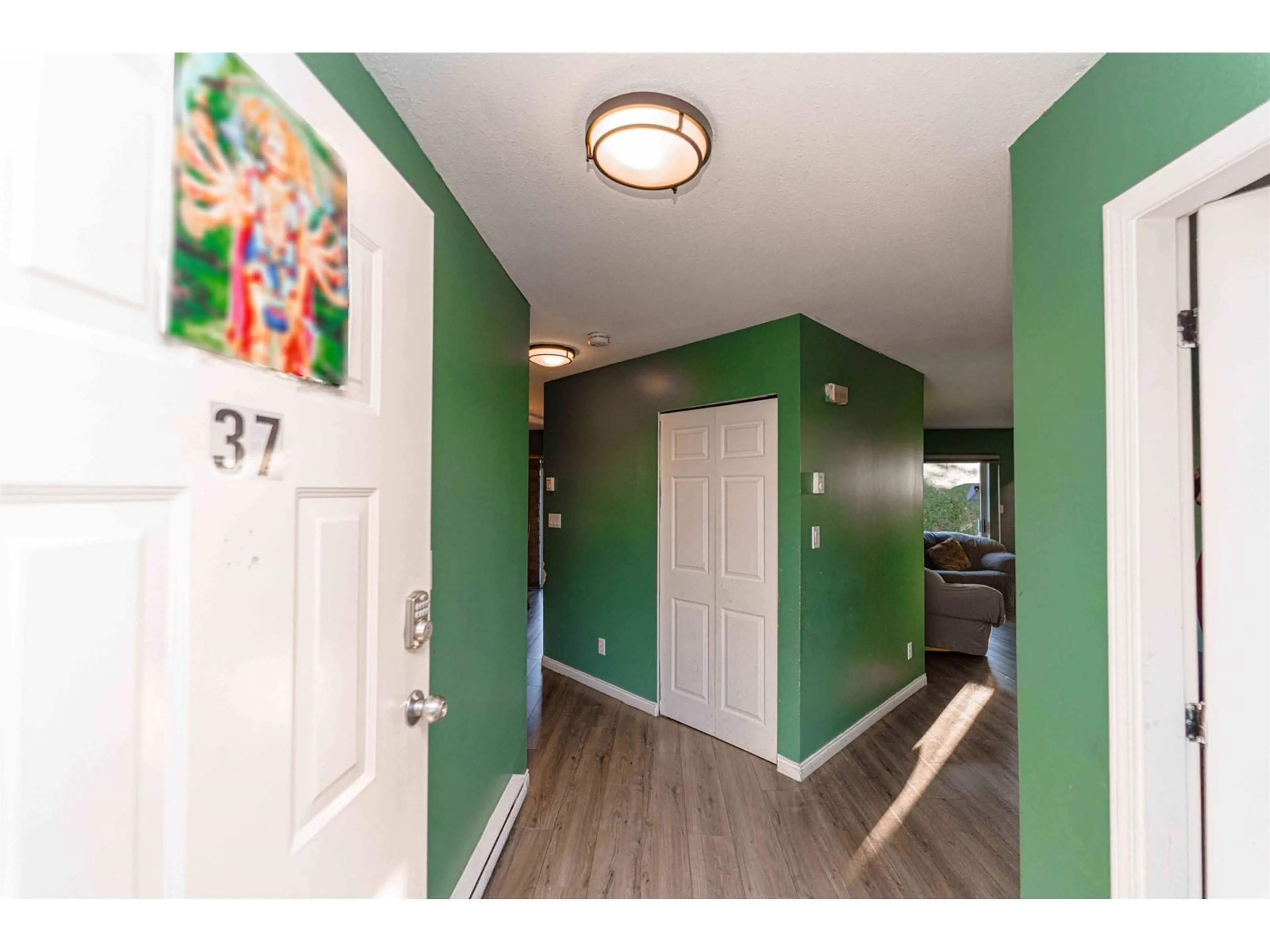 Indoor entryway for 37 - 31255 UPPER MACLURE, Abbotsford British Columbia V2T5N4