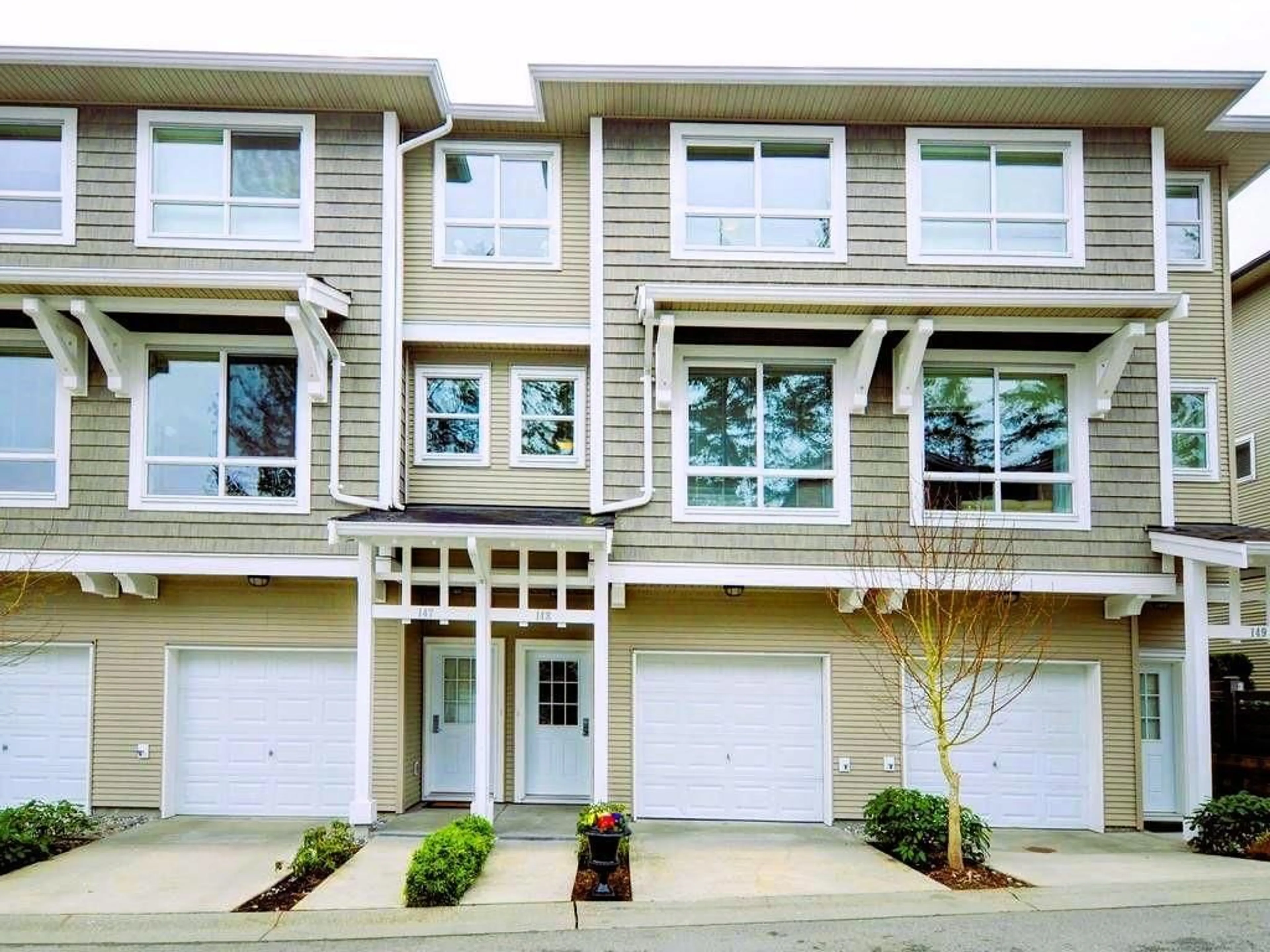 A pic from exterior of the house or condo, the front or back of building for 148 2729 158 STREET, Surrey British Columbia V3Z1P4