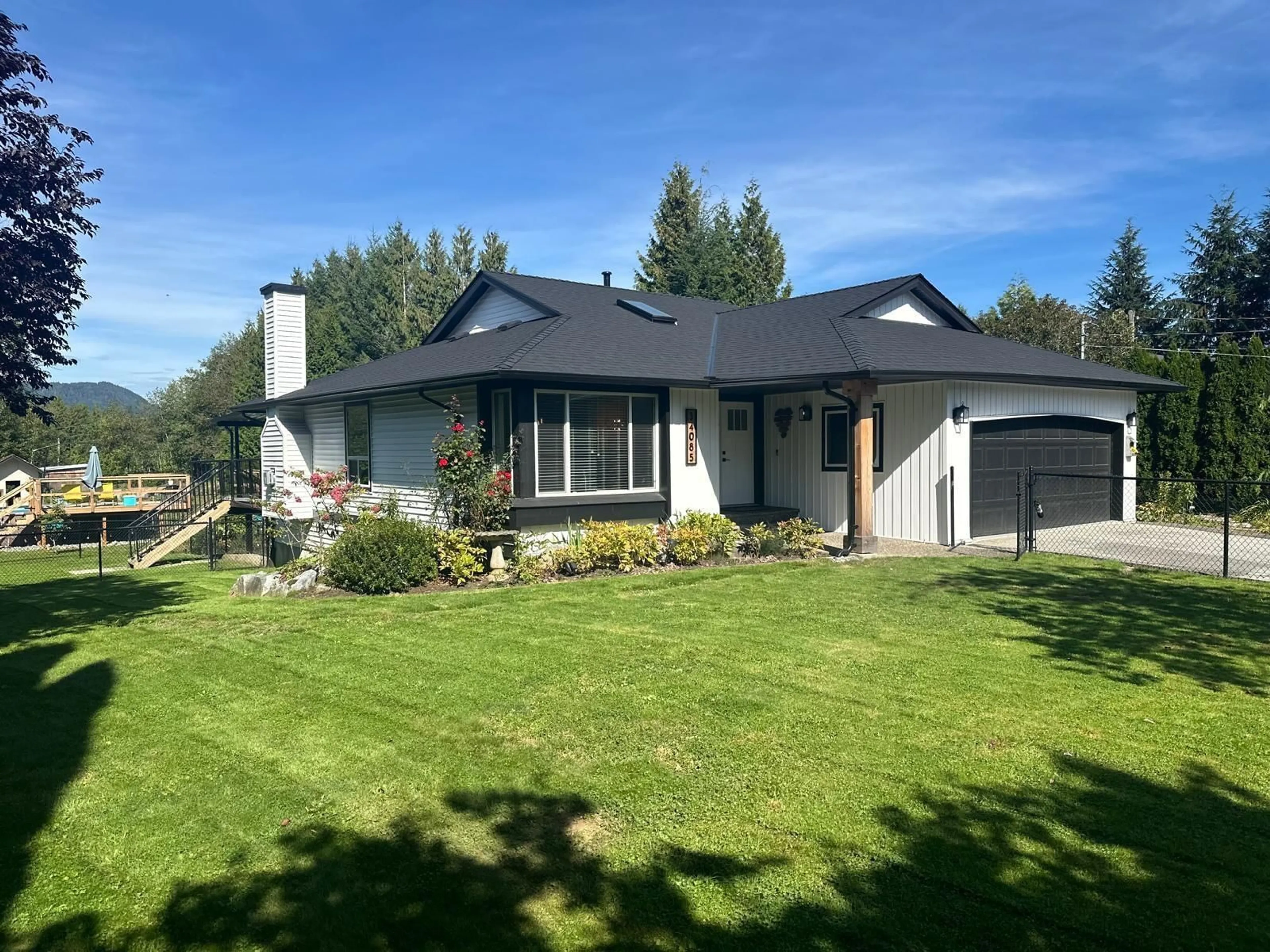 Frontside or backside of a home, cottage for 34085 YORK AVENUE, Mission British Columbia V2V6Y5