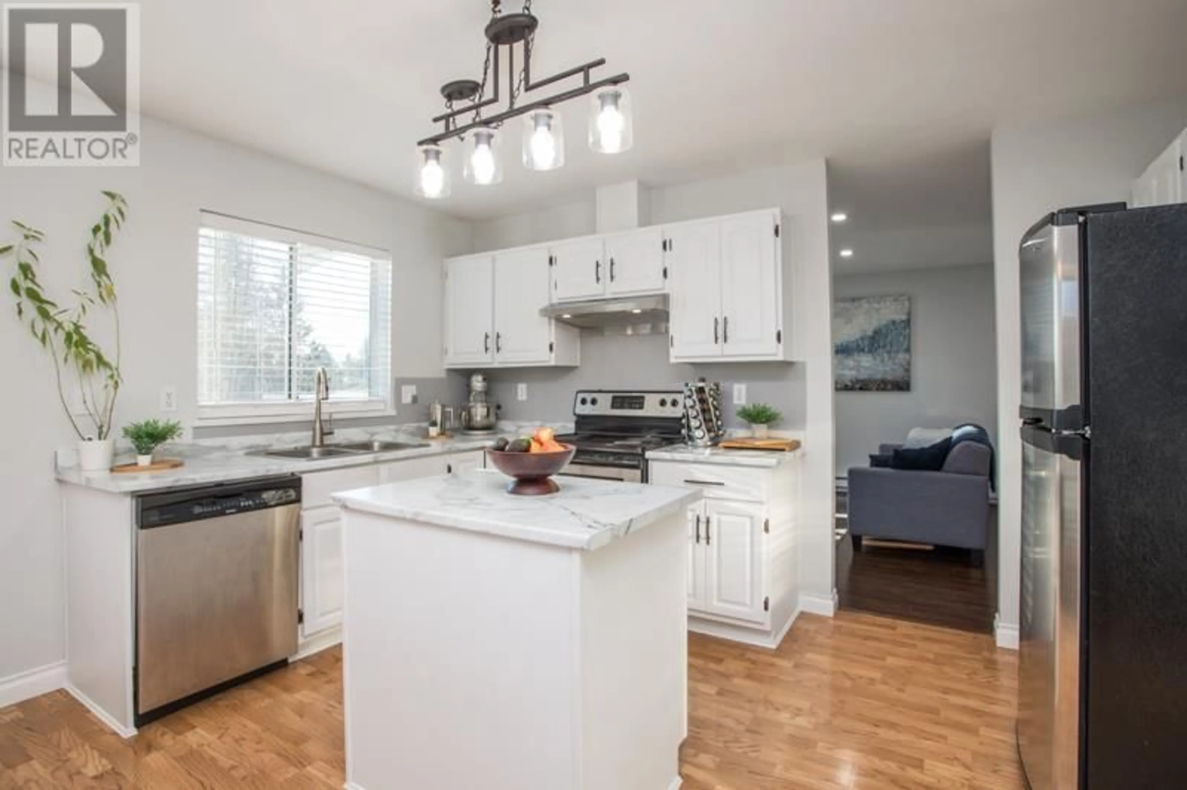 Open concept kitchen for 38 11588 232 STREET, Maple Ridge British Columbia V2X0J6