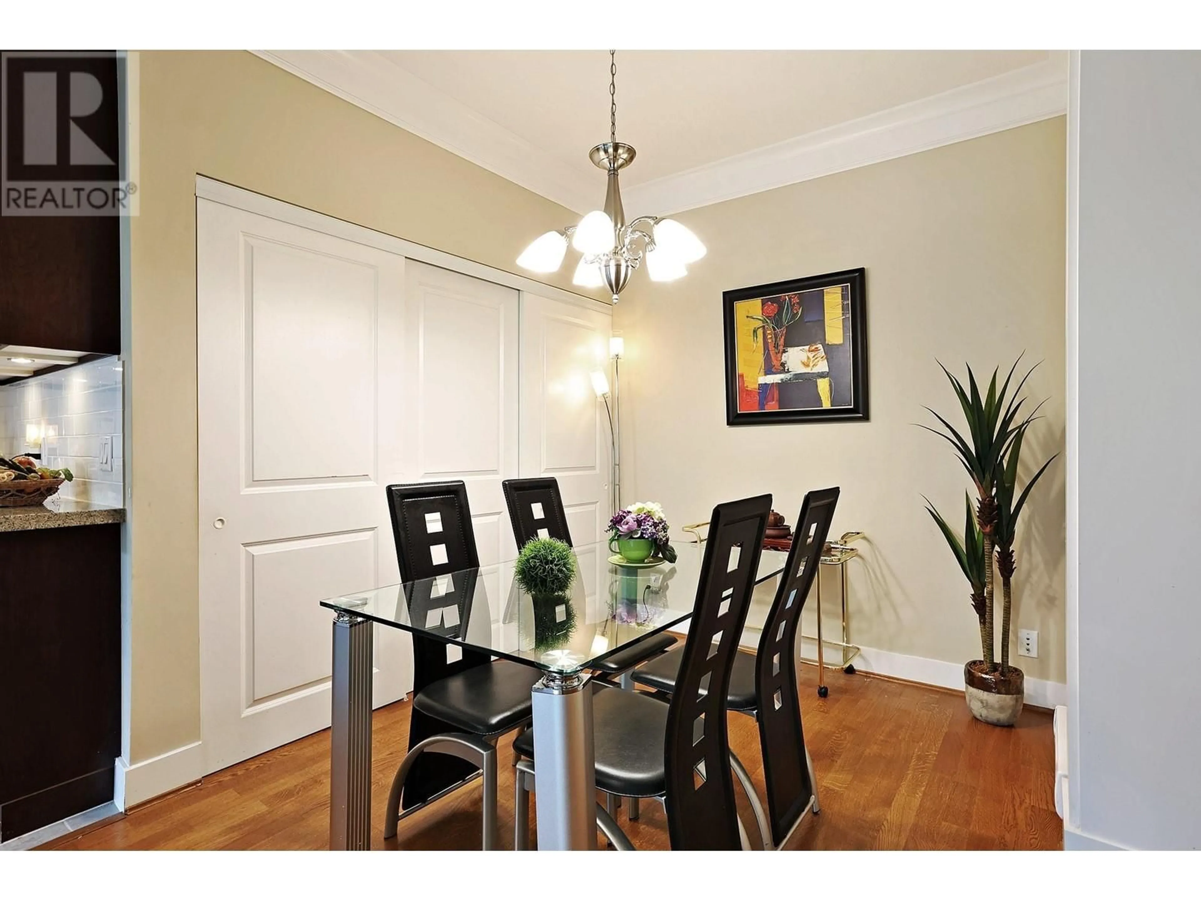 Dining room, wood floors for 205 4685 VALLEY DRIVE, Vancouver British Columbia V6J5M2