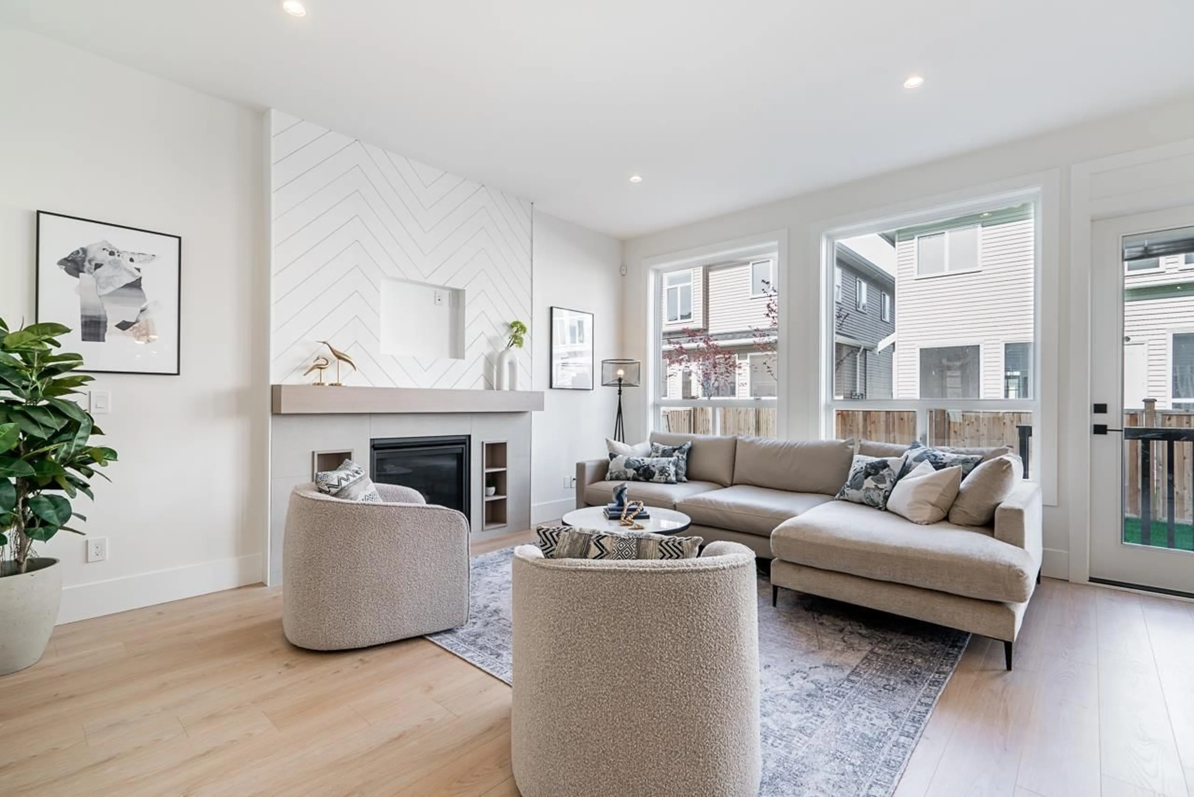 Living room, wood floors for 7513 205A STREET, Langley British Columbia V2Y1V5