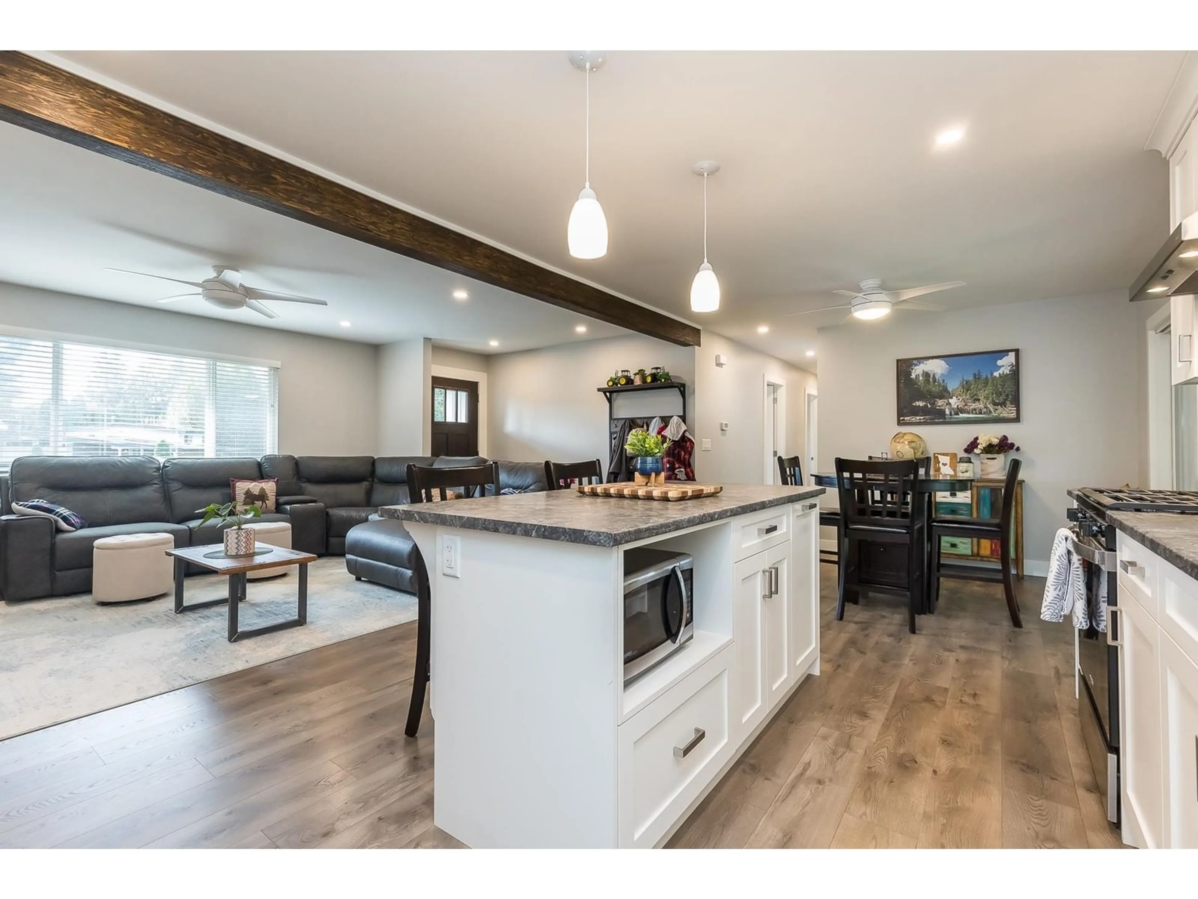 Open concept kitchen for 2956 AURORA PLACE, Abbotsford British Columbia V2S3L5