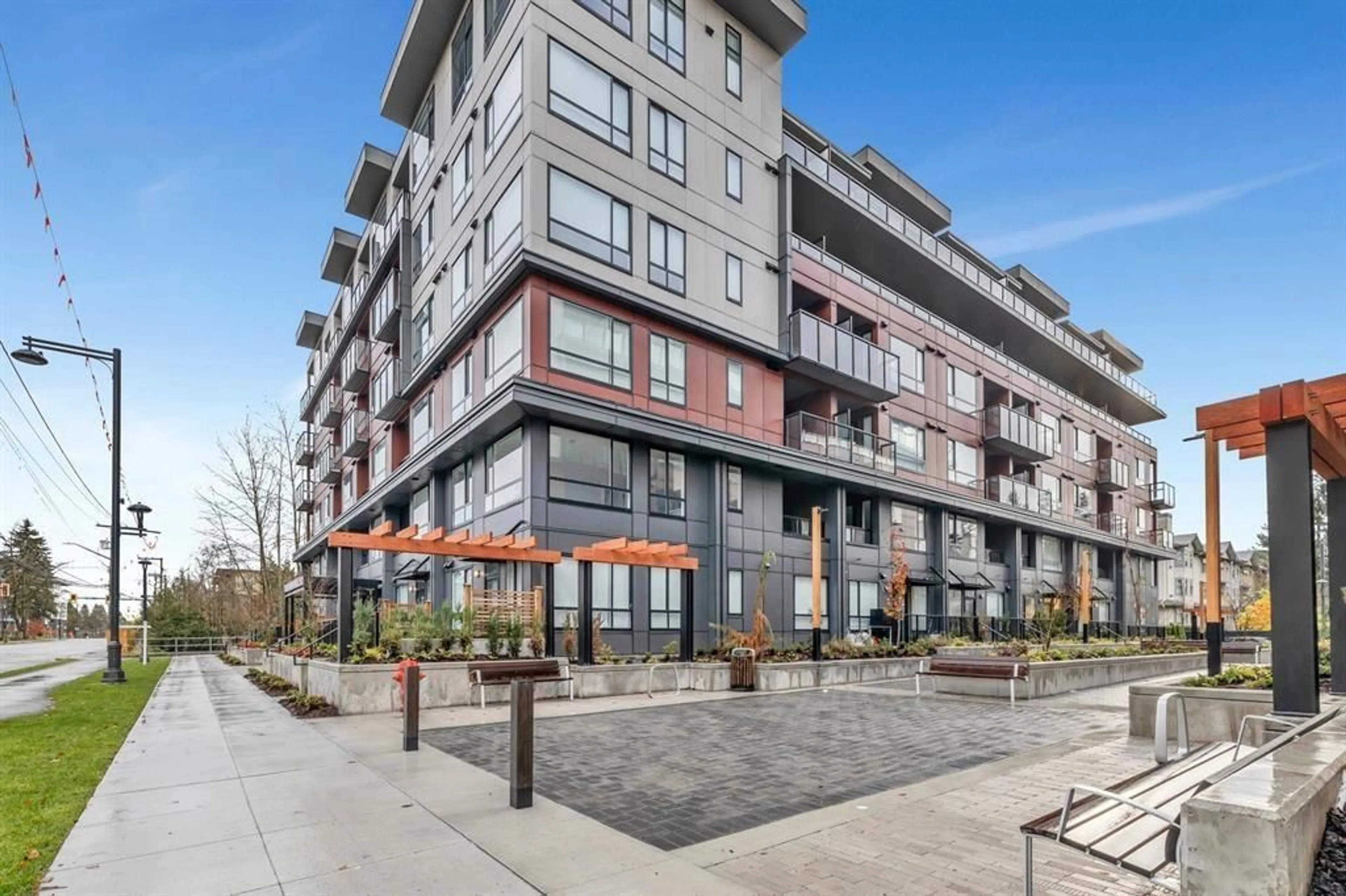 Patio, street for 307 - 13858 108, Surrey British Columbia V3T0T8