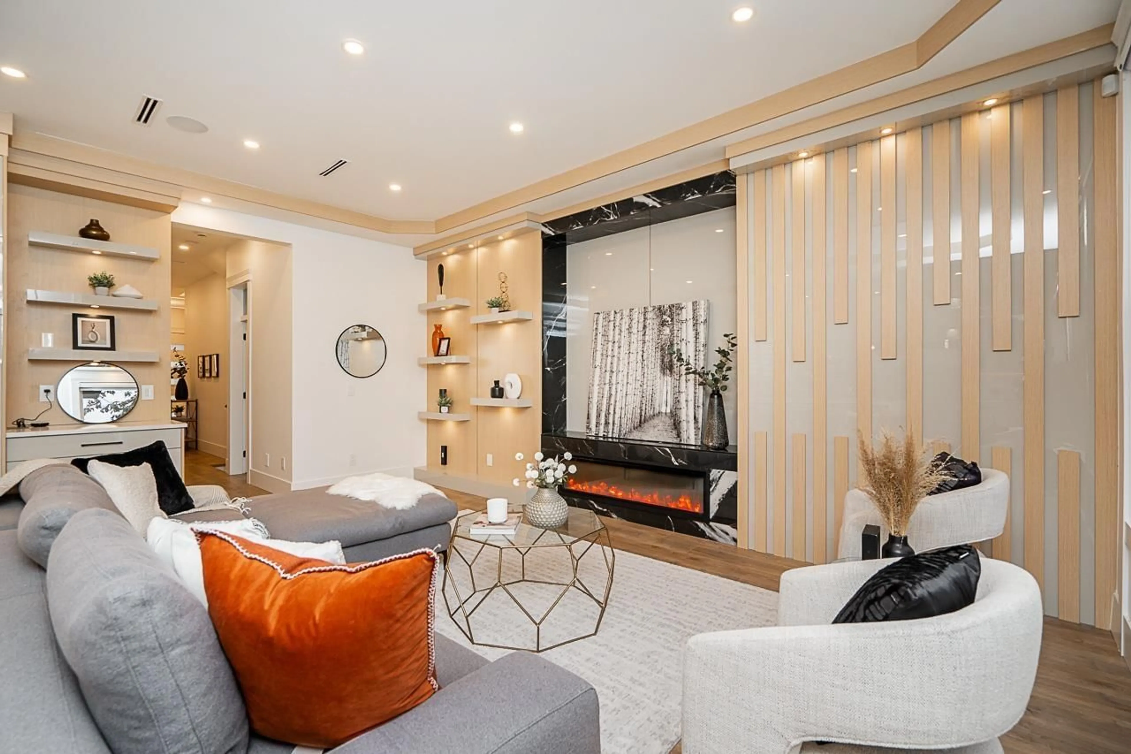 Living room, wood floors for 11285 79A AVENUE, Delta British Columbia V4C1T9