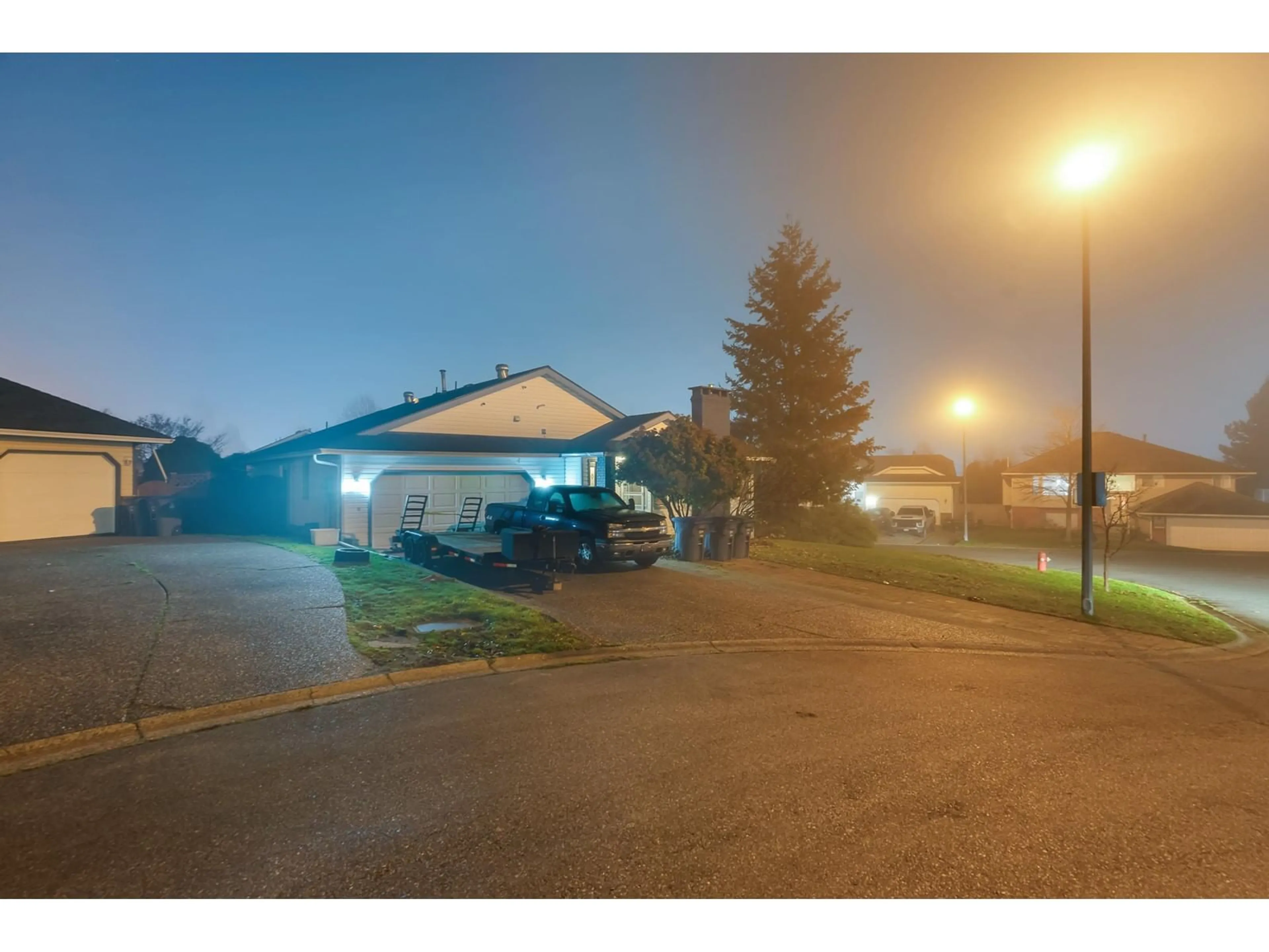 Unknown for 19093 SUNDALE COURT, Surrey British Columbia V3S7M6