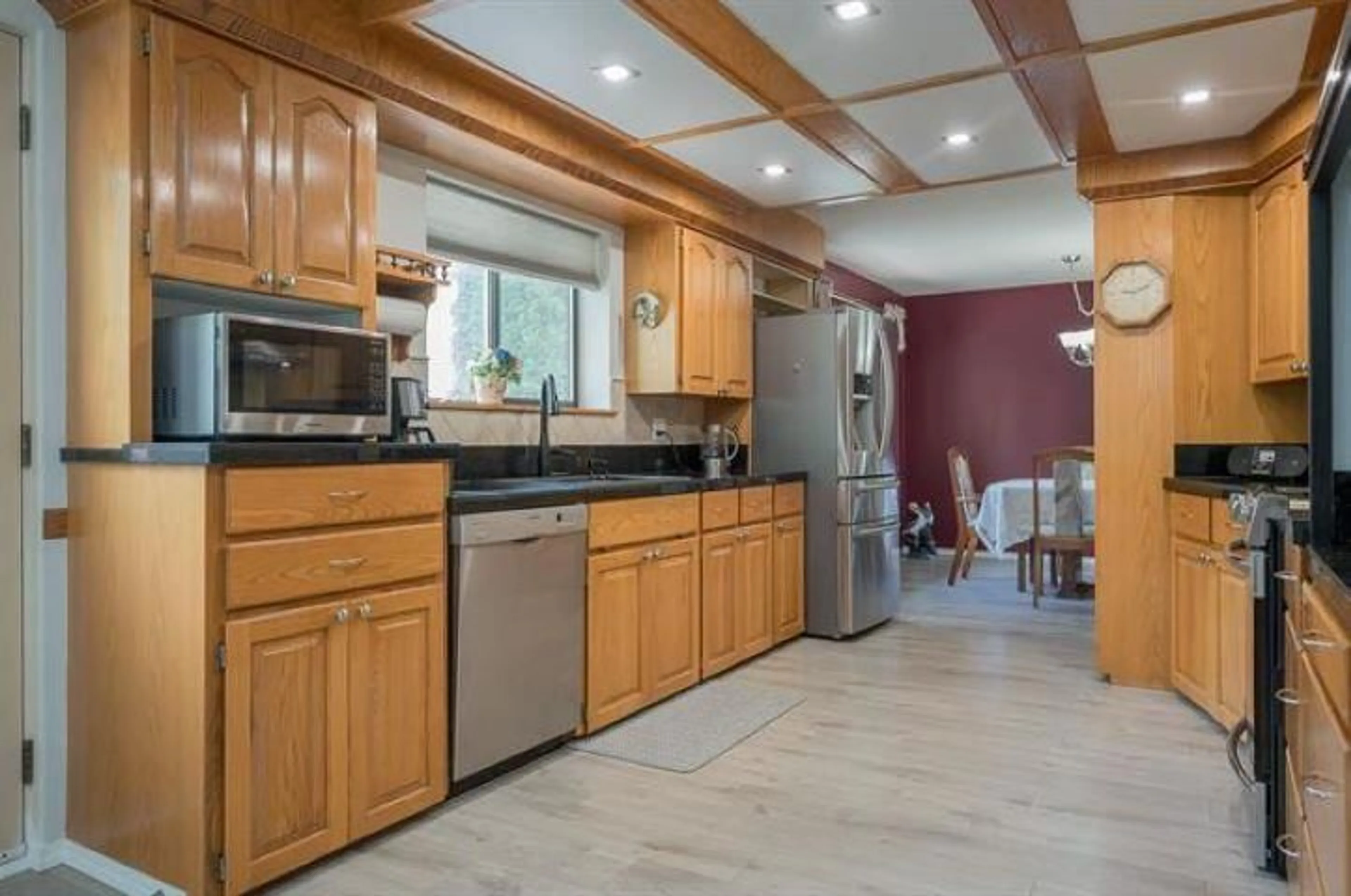 Kitchen, wood floors, cottage for 32554 MURRAY AVENUE, Abbotsford British Columbia V2T4T5