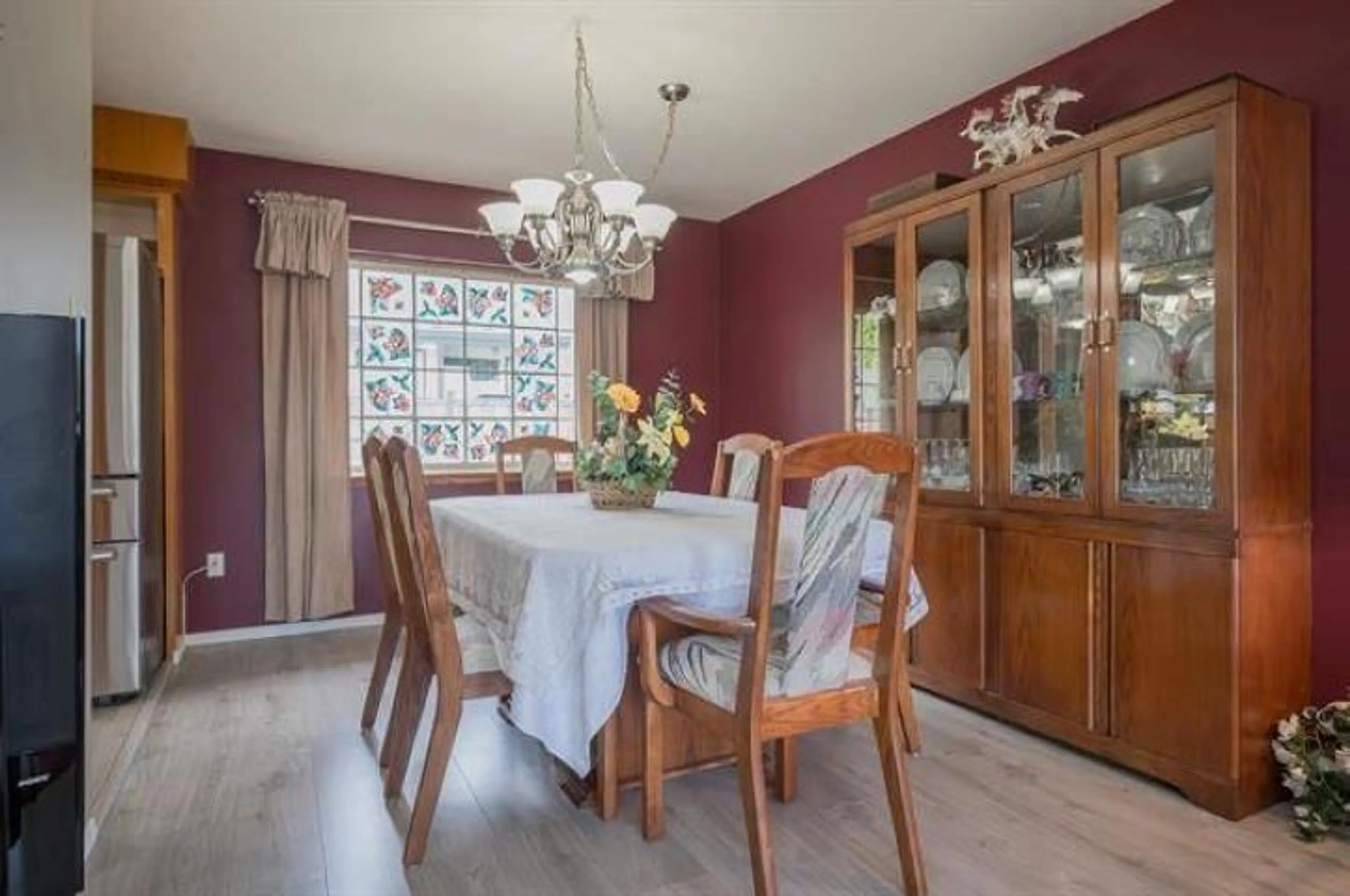 Dining room, wood floors, cottage for 32554 MURRAY AVENUE, Abbotsford British Columbia V2T4T5