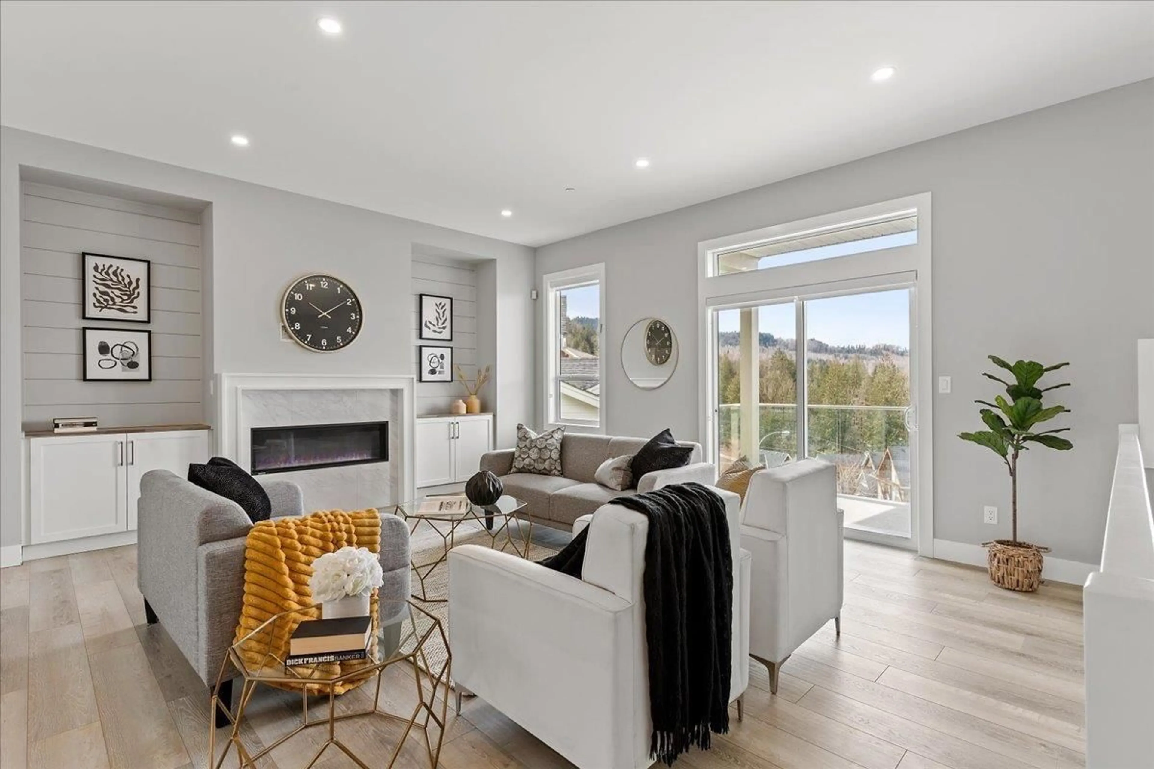 Living room, wood floors for 50484 KINGSTON DRIVE, Chilliwack British Columbia V4Z0C2