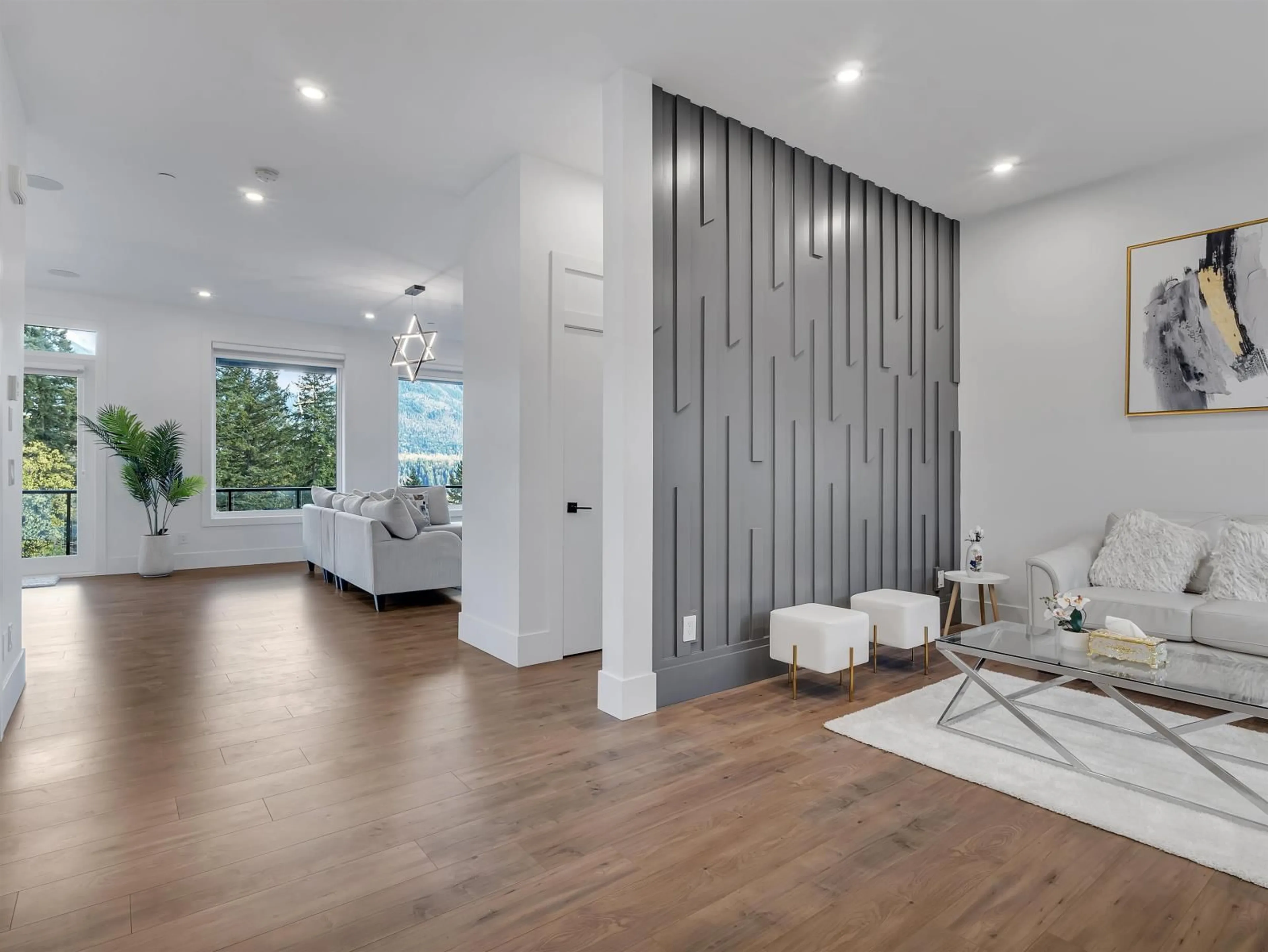 Indoor entryway, wood floors for 46128 CRESTVIEW DRIVE, Chilliwack British Columbia V2R6G4