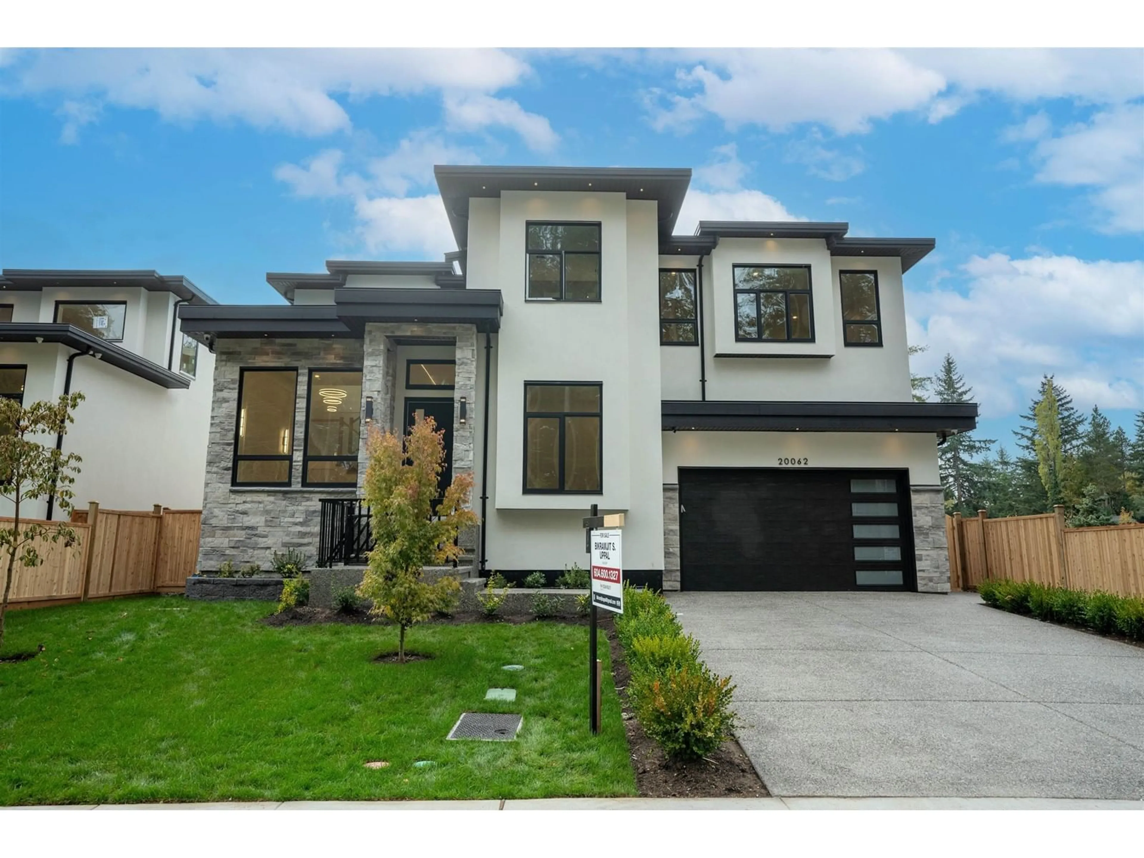 Frontside or backside of a home, the street view for 20062 27A AVENUE, Langley British Columbia V2Z0B6