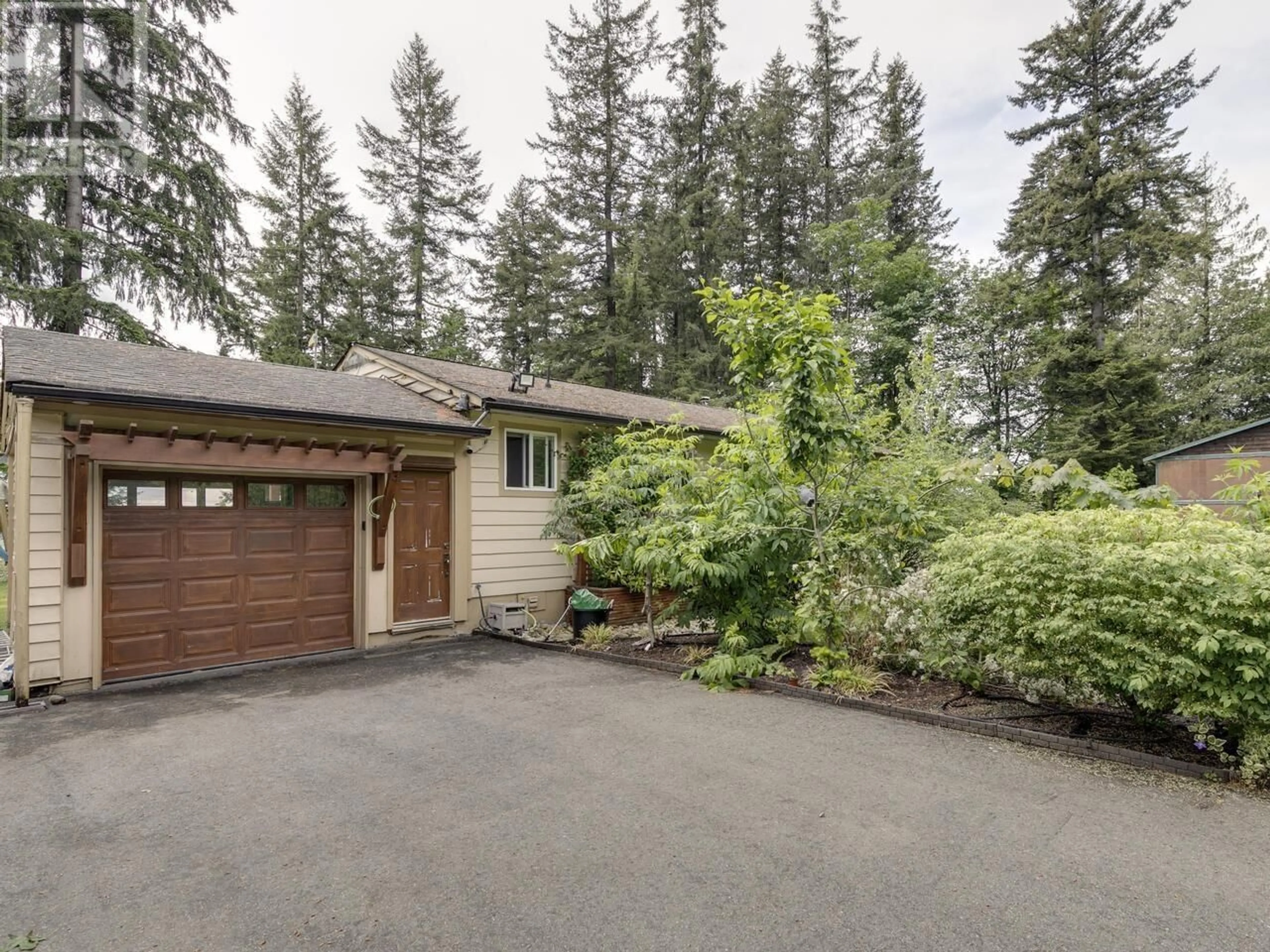 Frontside or backside of a home, cottage for 26521 LOUGHEED HIGHWAY, Maple Ridge British Columbia V2W1K2