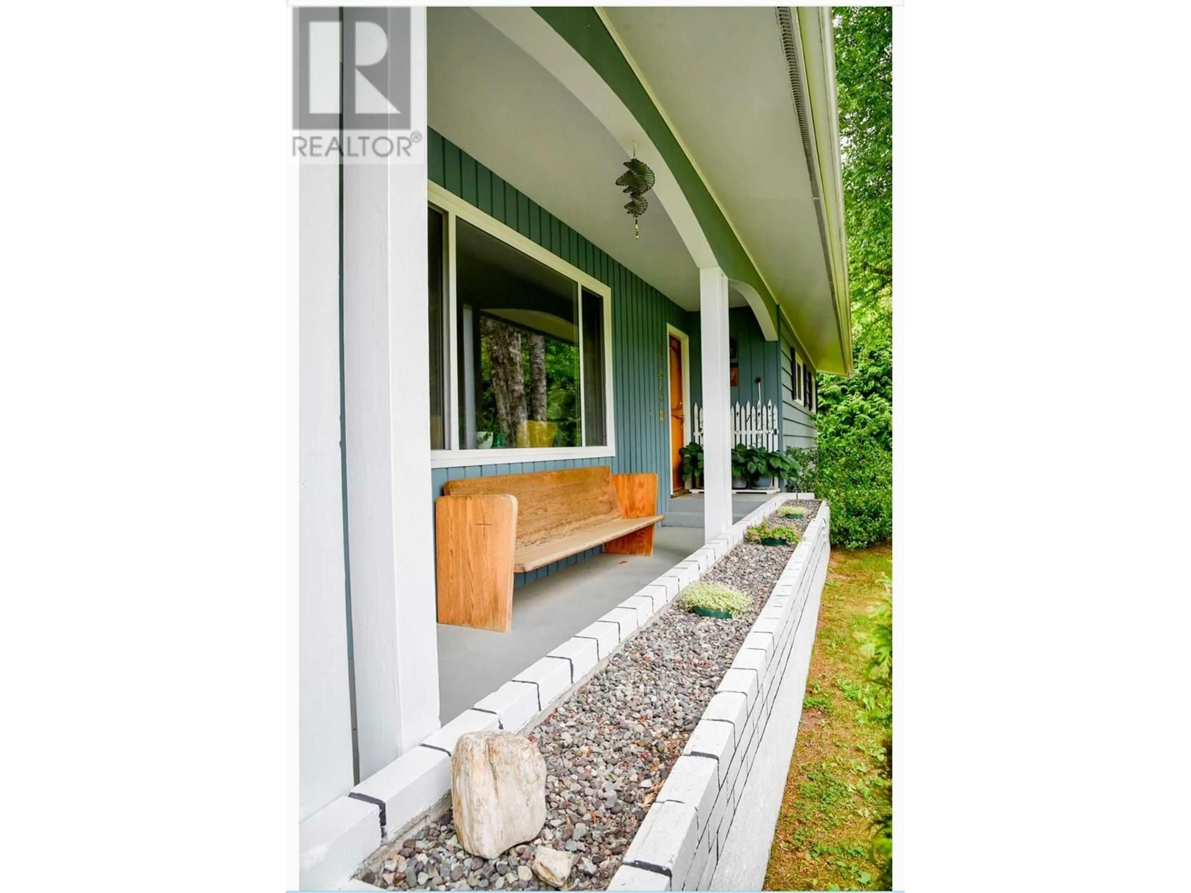 Frontside or backside of a home, the street view for 4438 QUEENSWAY DRIVE, Terrace British Columbia V8G4P1