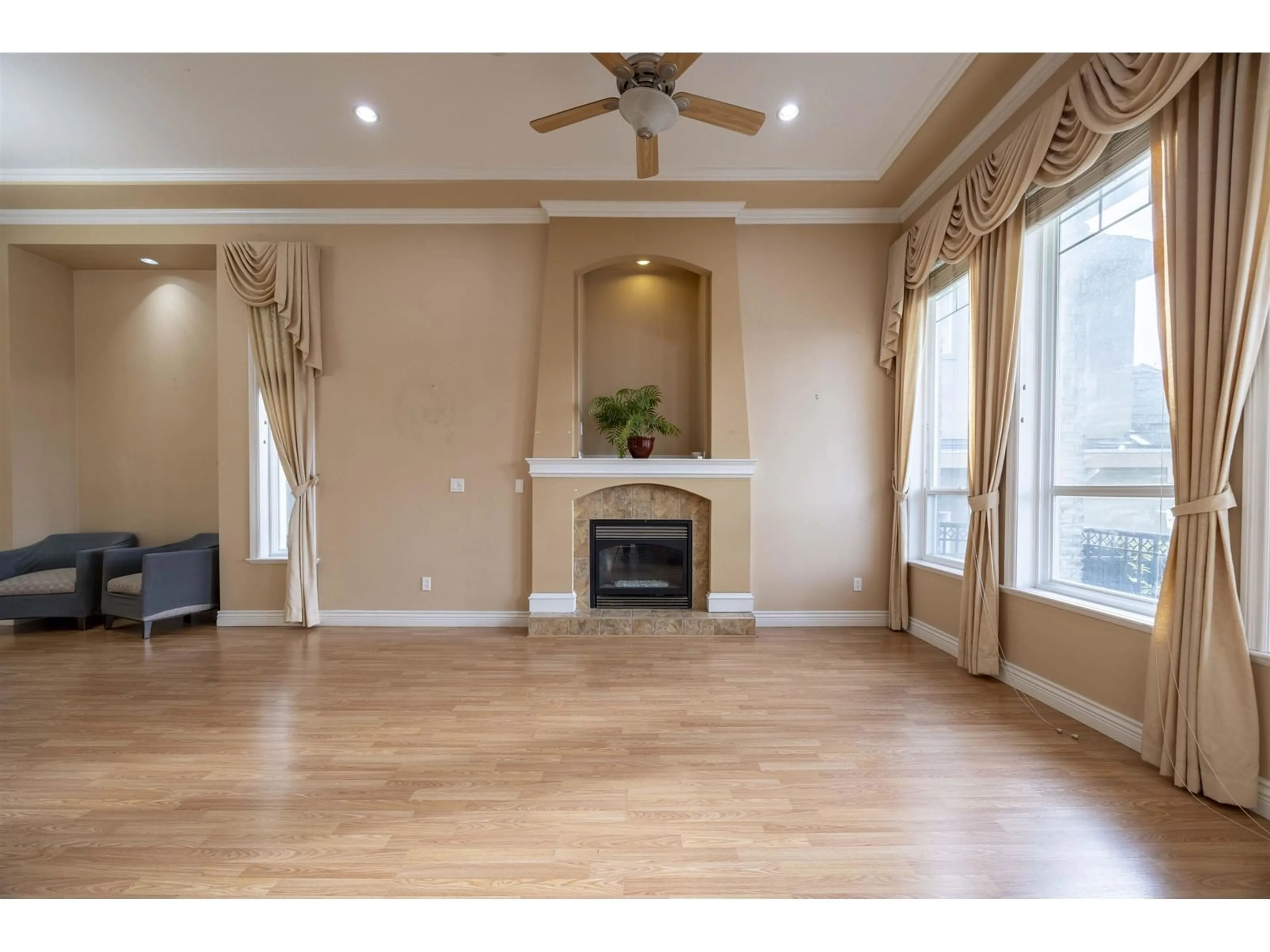 A pic of a room, wood floors for 13305 87B AVENUE, Surrey British Columbia V3W6B9