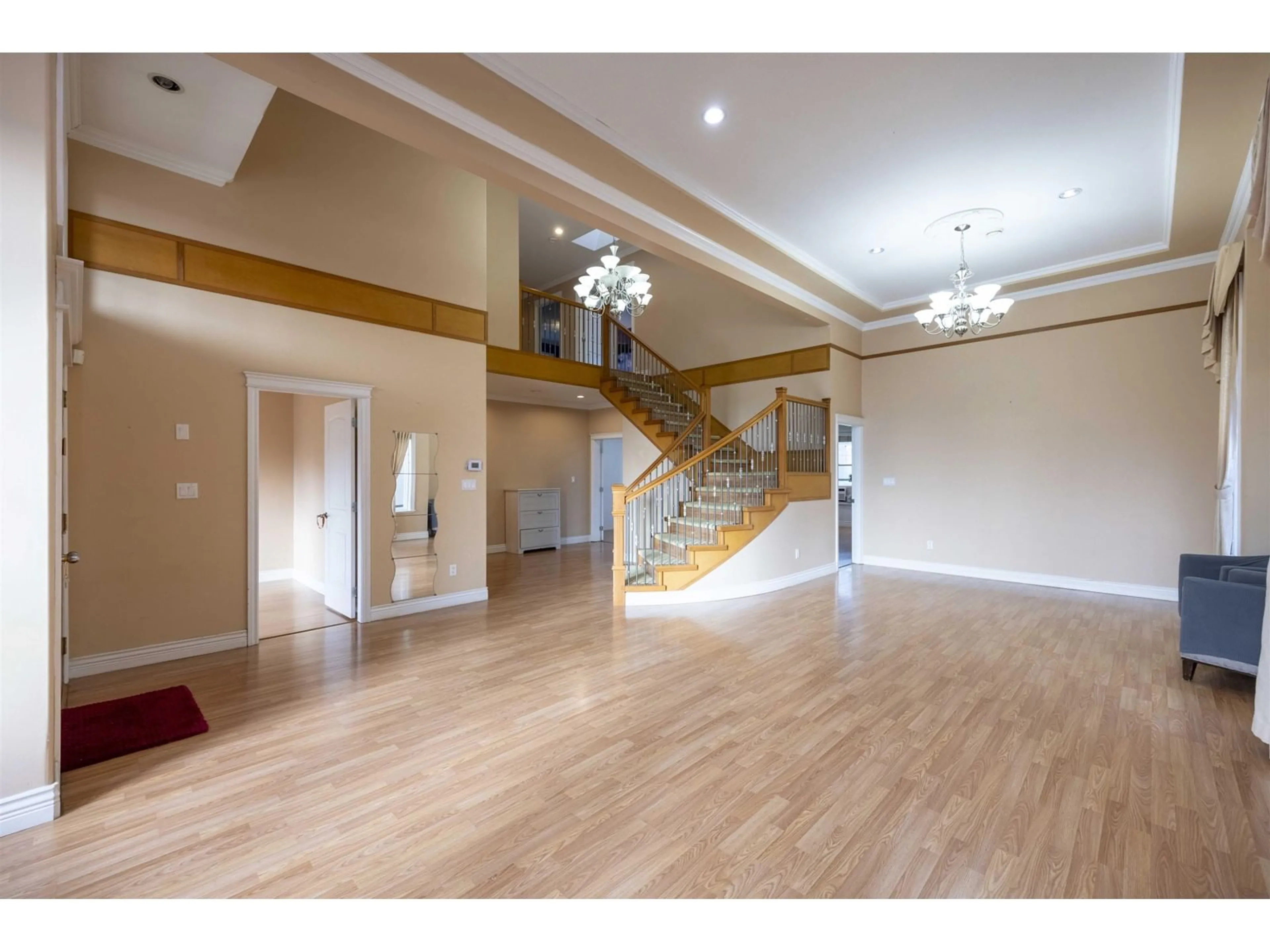 Indoor foyer, wood floors for 13305 87B AVENUE, Surrey British Columbia V3W6B9