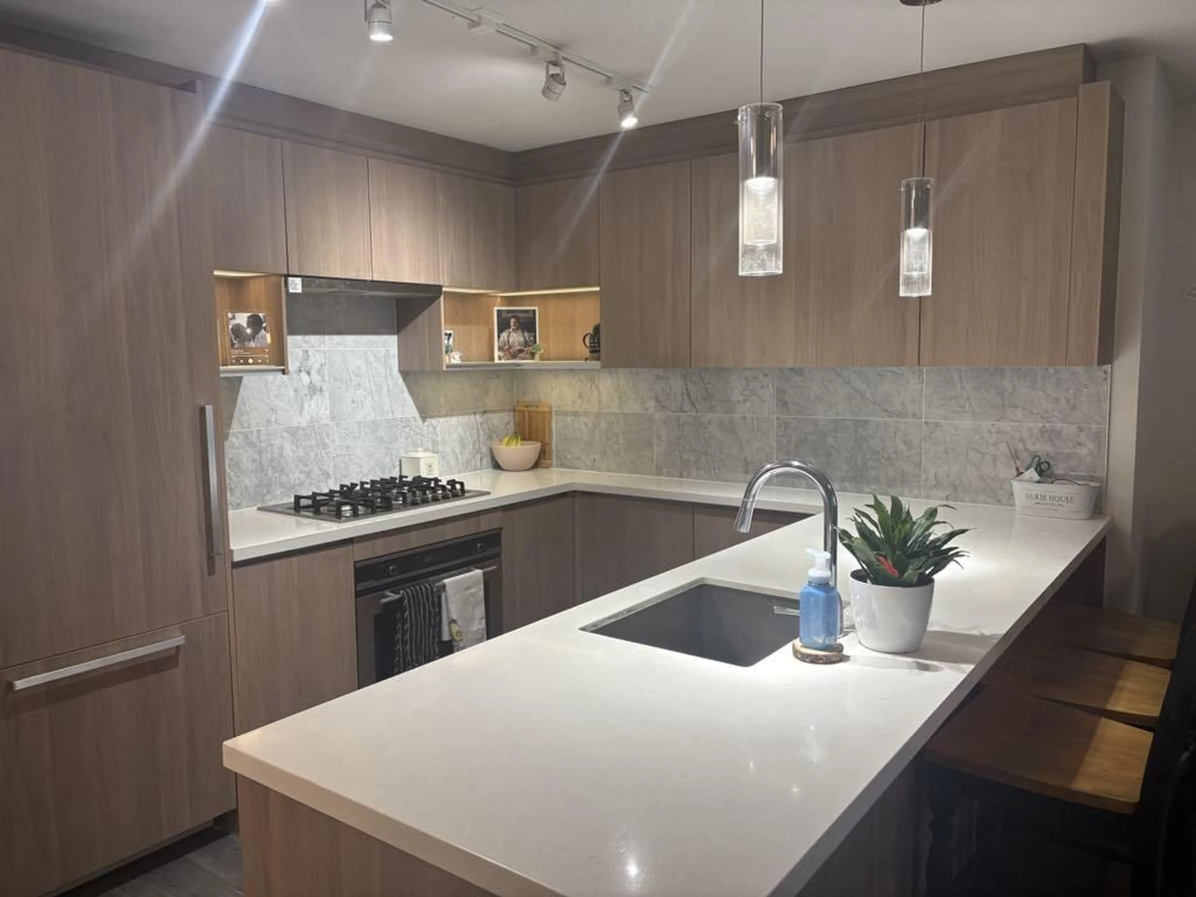 Contemporary kitchen, unknown for 2806 - 13696 100, Surrey British Columbia V3T0L5