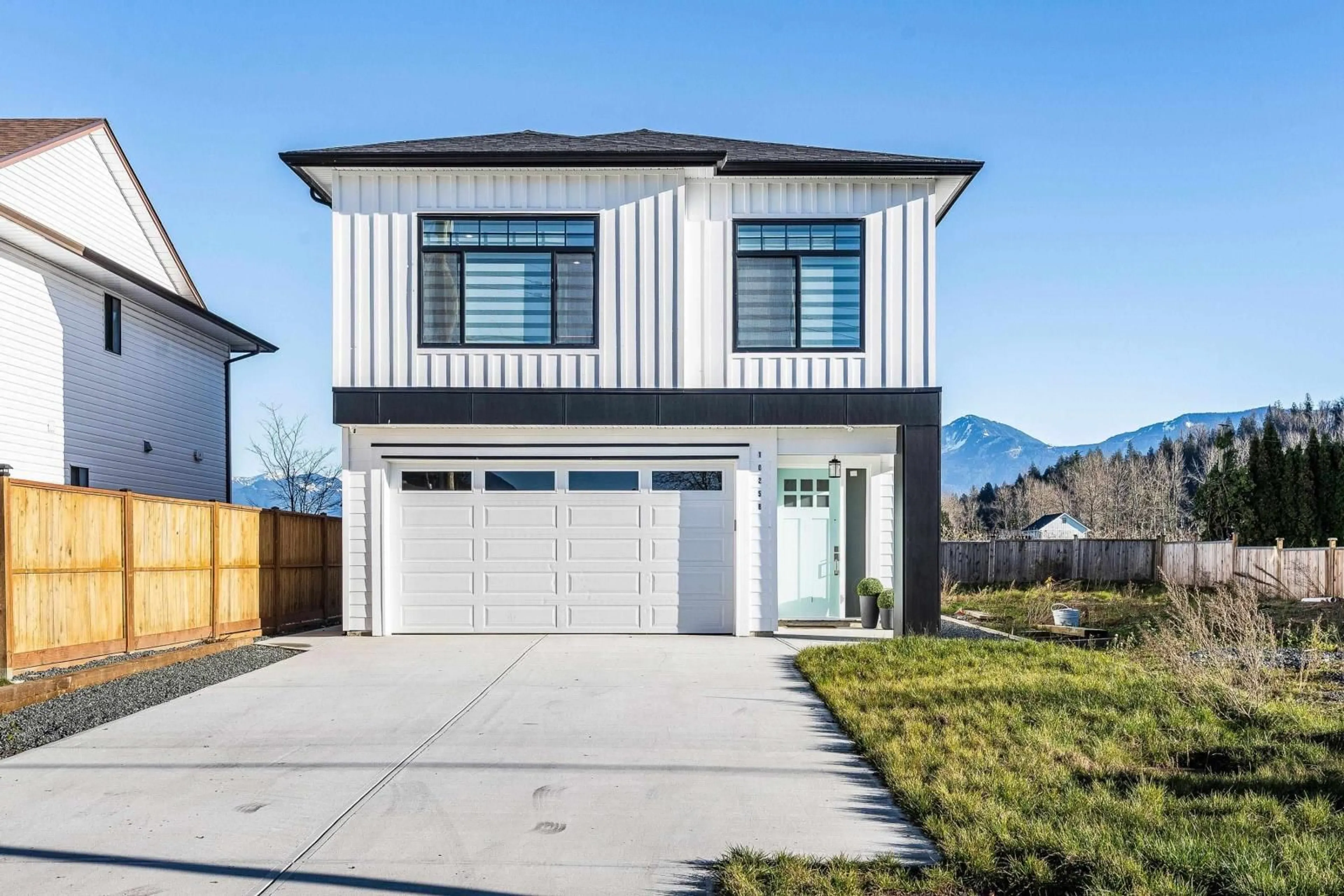 Frontside or backside of a home, the street view for 10258 WEDGEWOOD DRIVE, Chilliwack British Columbia V2P6B9