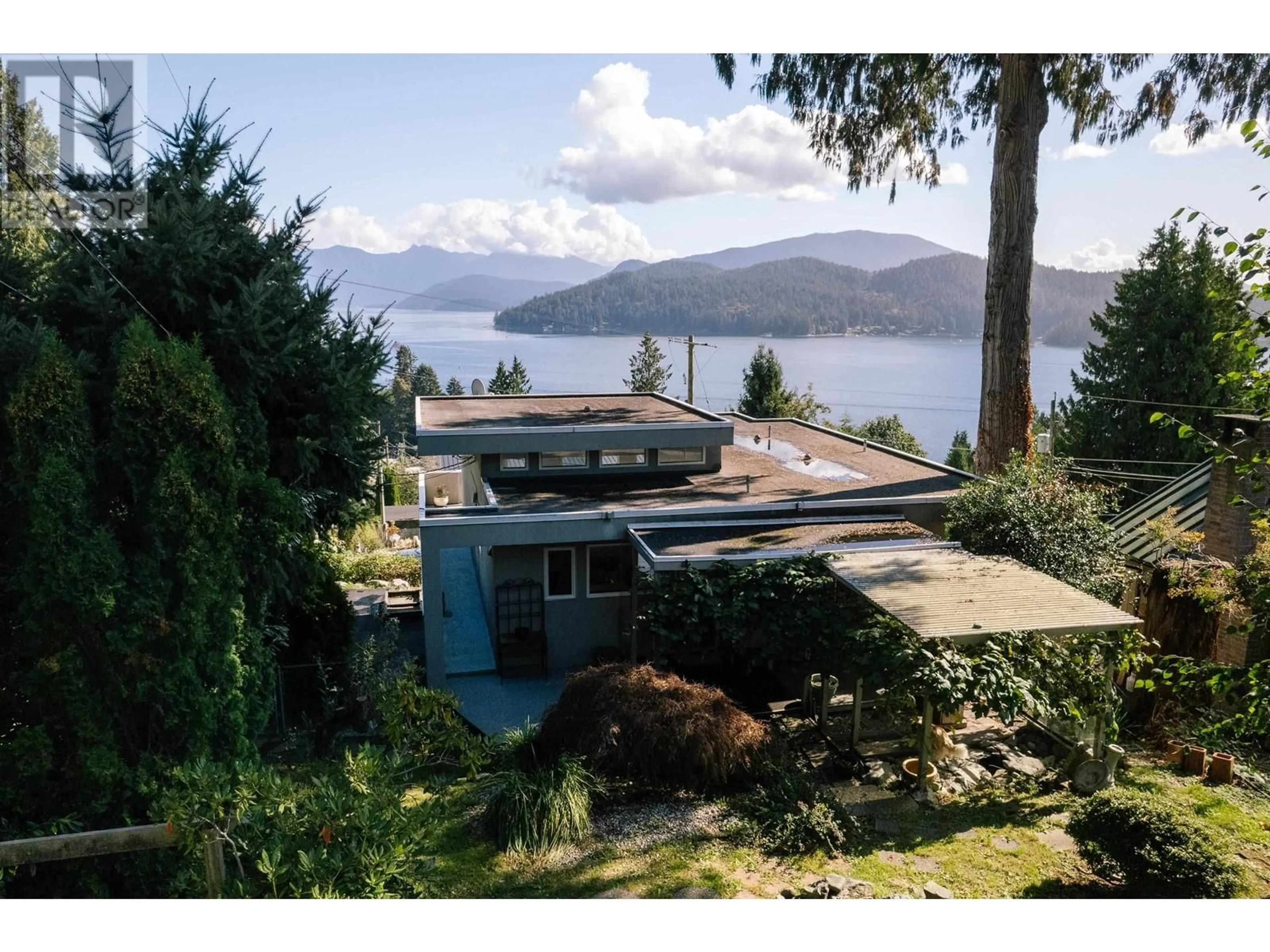 Frontside or backside of a home, cottage for 511 CENTRAL AVENUE, Gibsons British Columbia V0N1V1