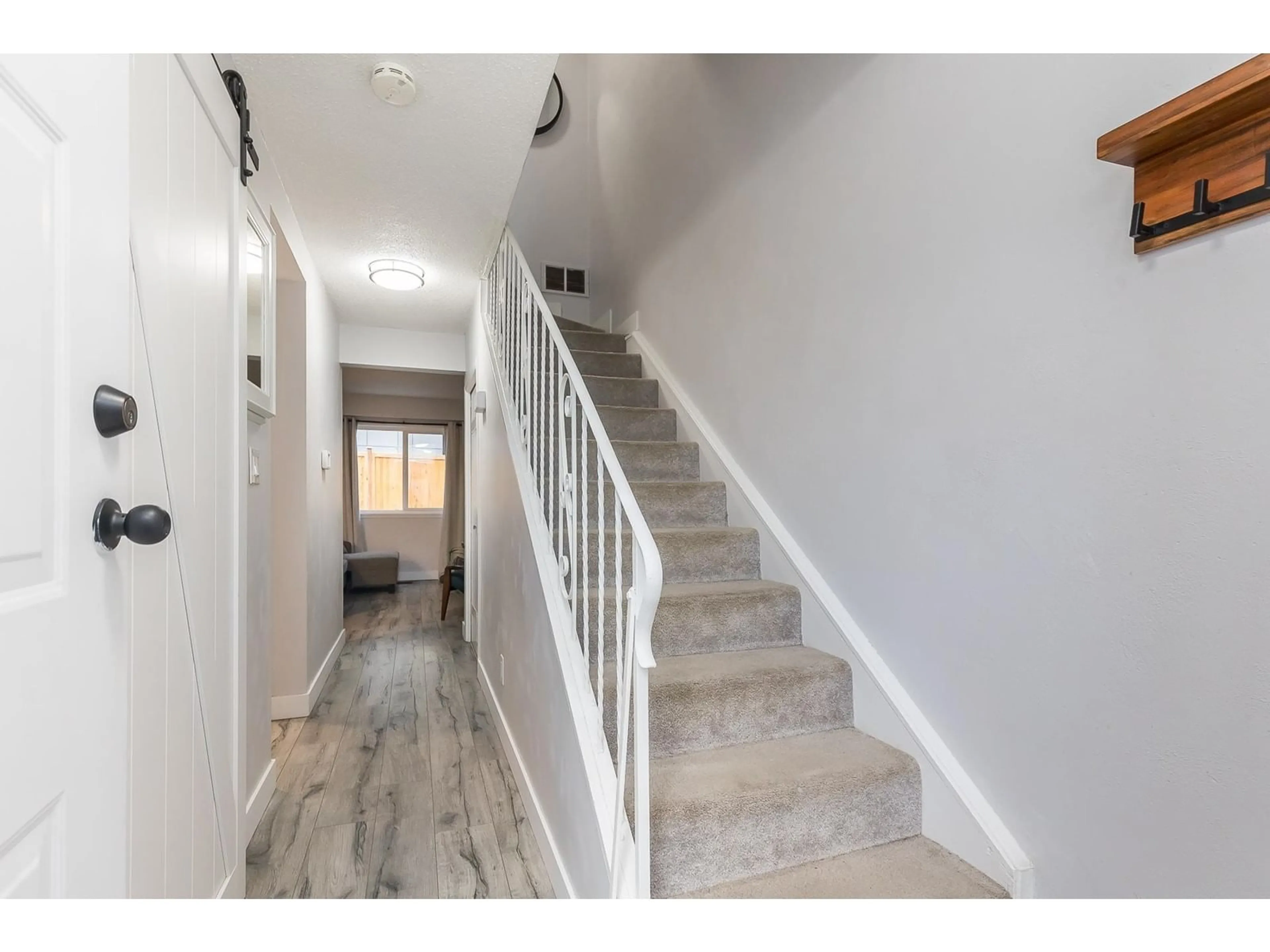 Indoor foyer, wood floors for 9 2048 MCCALLUM ROAD, Abbotsford British Columbia V2S3N4