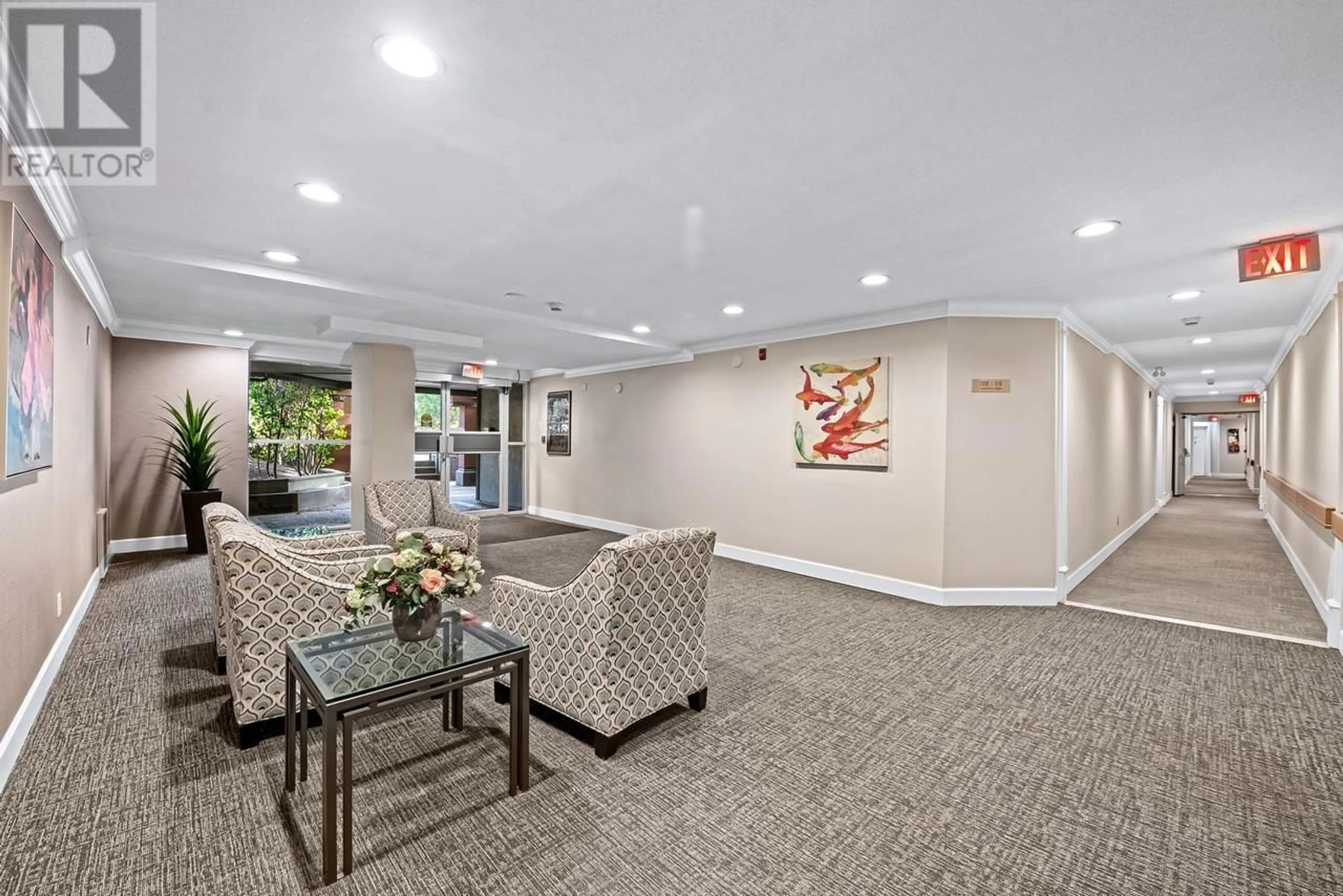 Indoor lobby, carpet floors for 325 121 W 29TH STREET, North Vancouver British Columbia V7N4L6