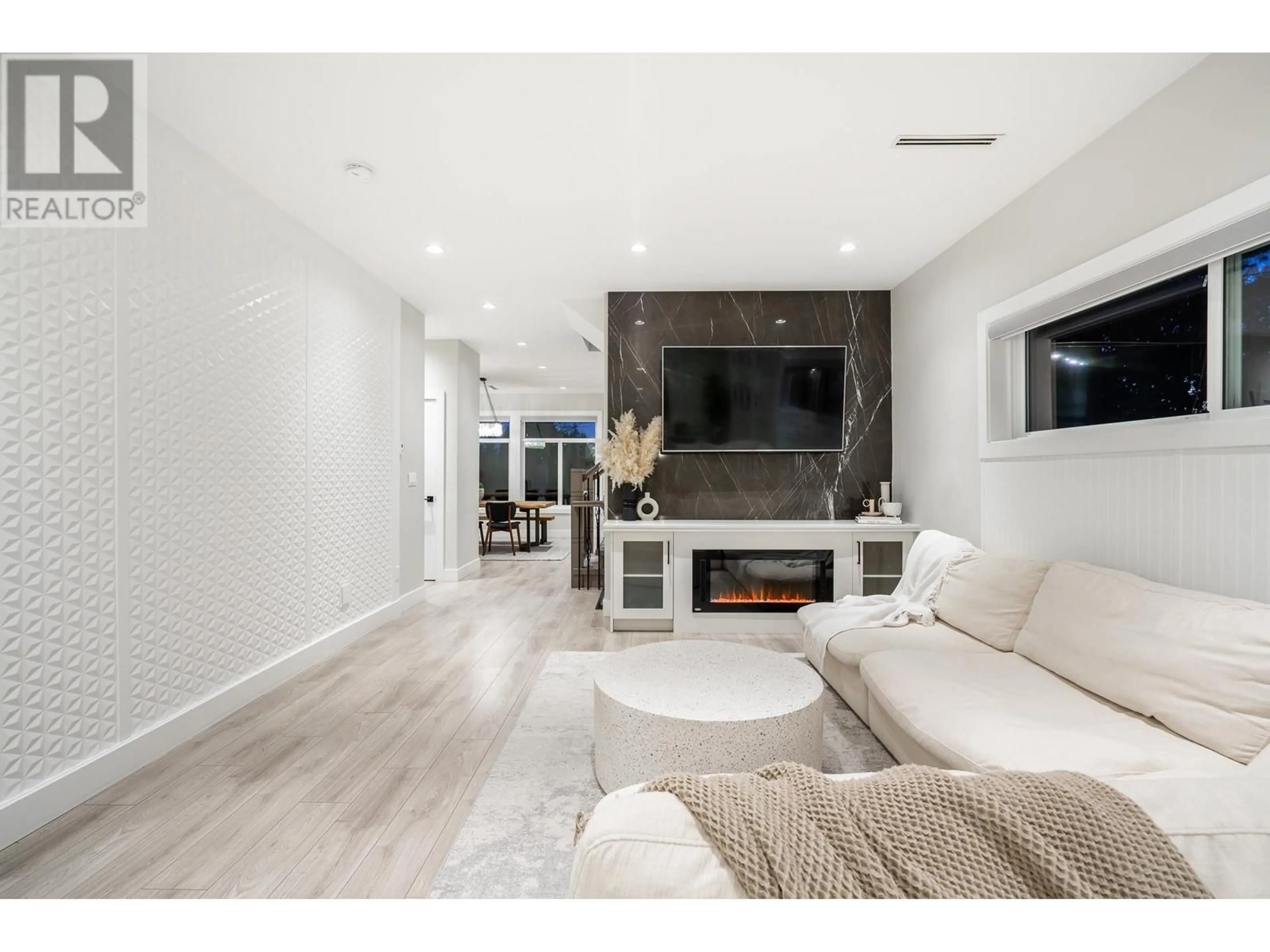 Living room, wood floors for 3431 VICTORIA DRIVE, Coquitlam British Columbia V3B2V5