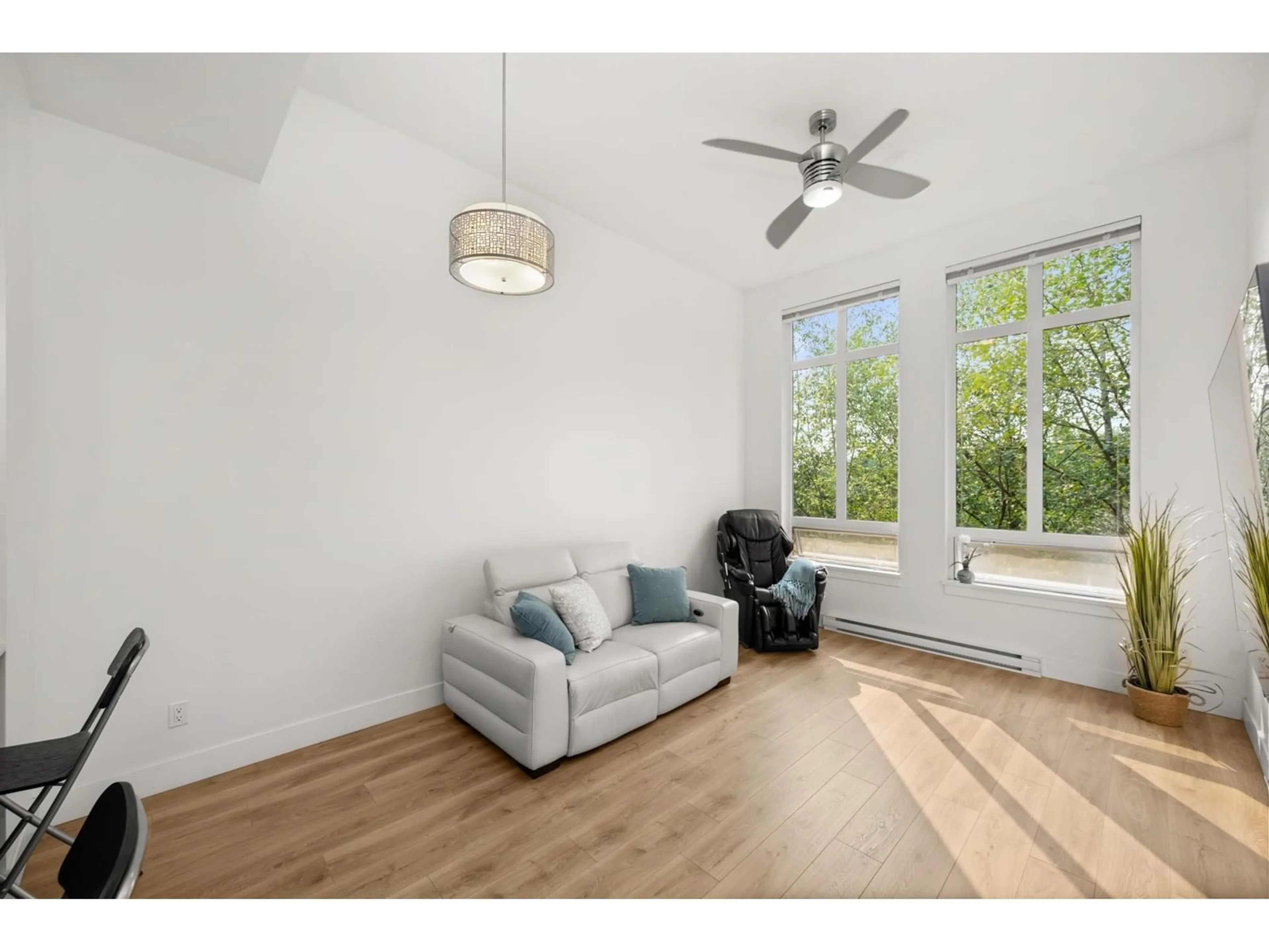 Living room, wood floors for C412 20211 66 AVENUE, Langley British Columbia V2Y0L4