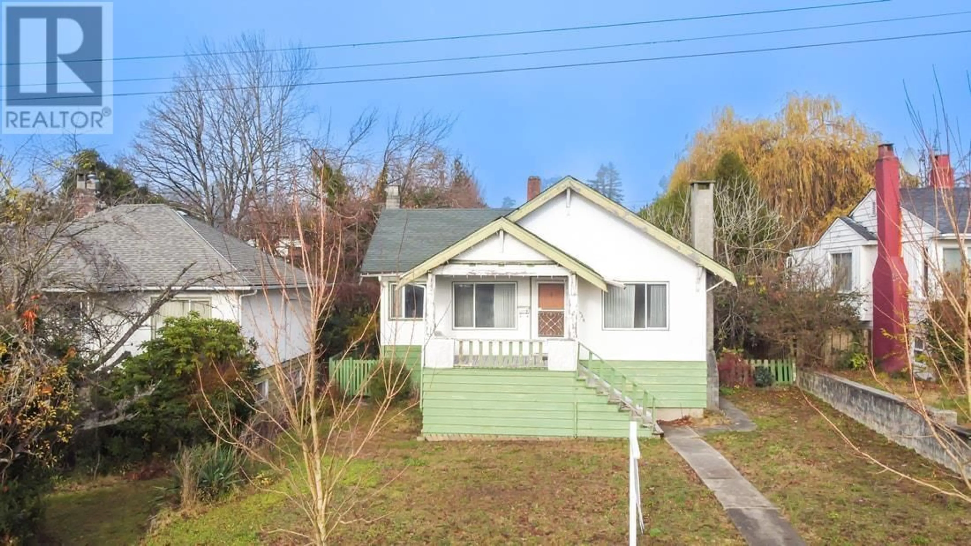 Frontside or backside of a home, cottage for 438 W 14TH STREET, North Vancouver British Columbia V7P1Y6