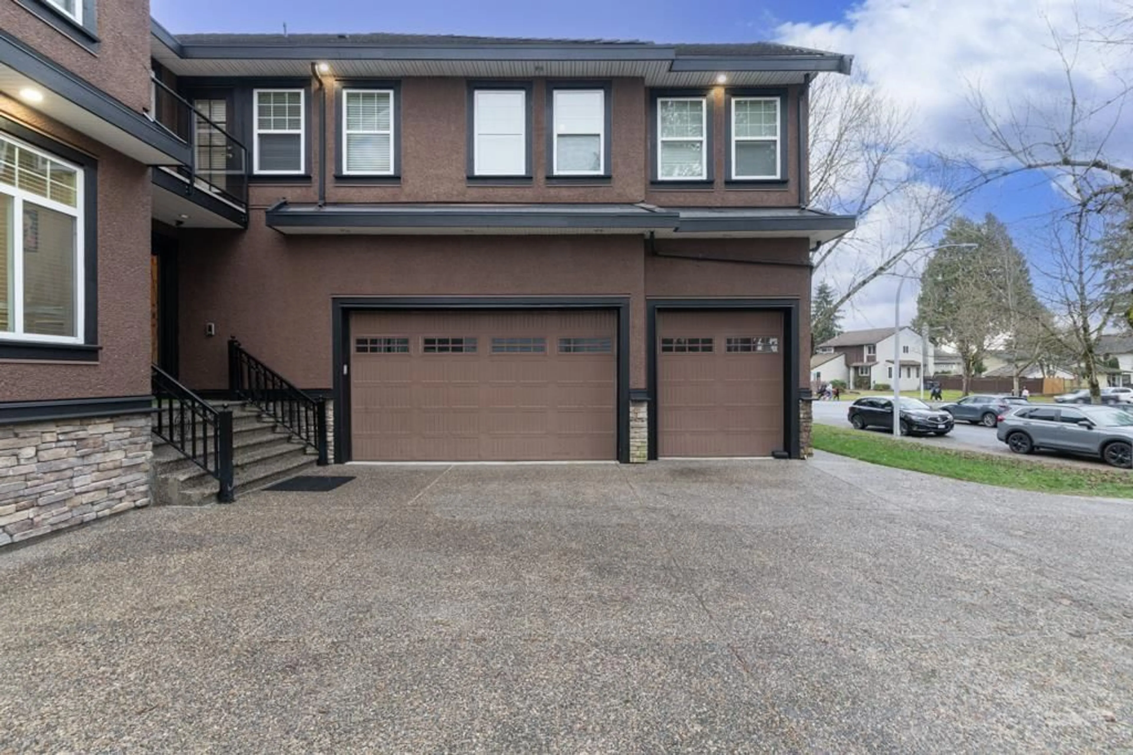 Indoor garage for 7033 129A STREET, Surrey British Columbia V3W7B1