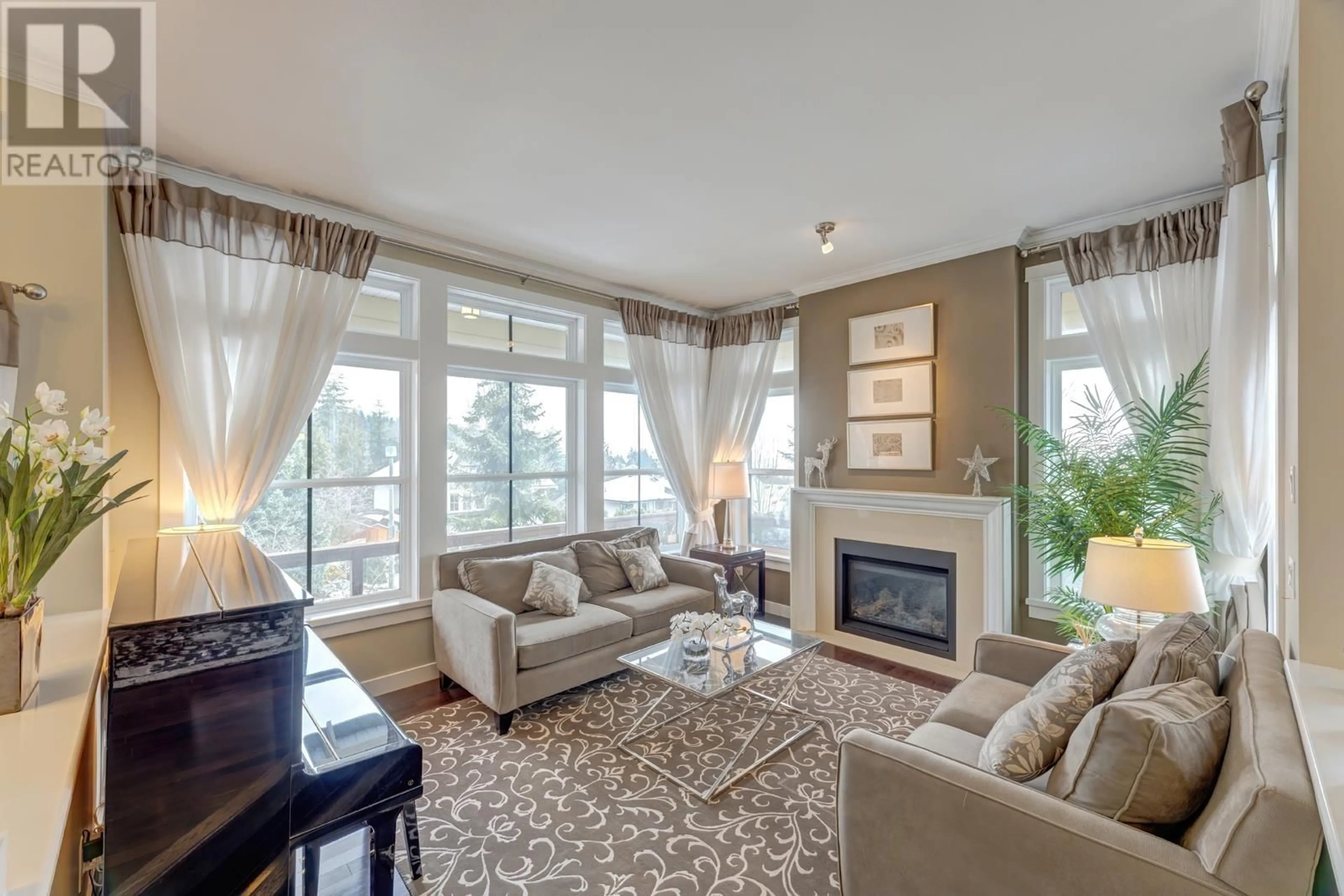 Living room, carpet floors for 159 MAPLE DRIVE, Port Moody British Columbia V3H0A8