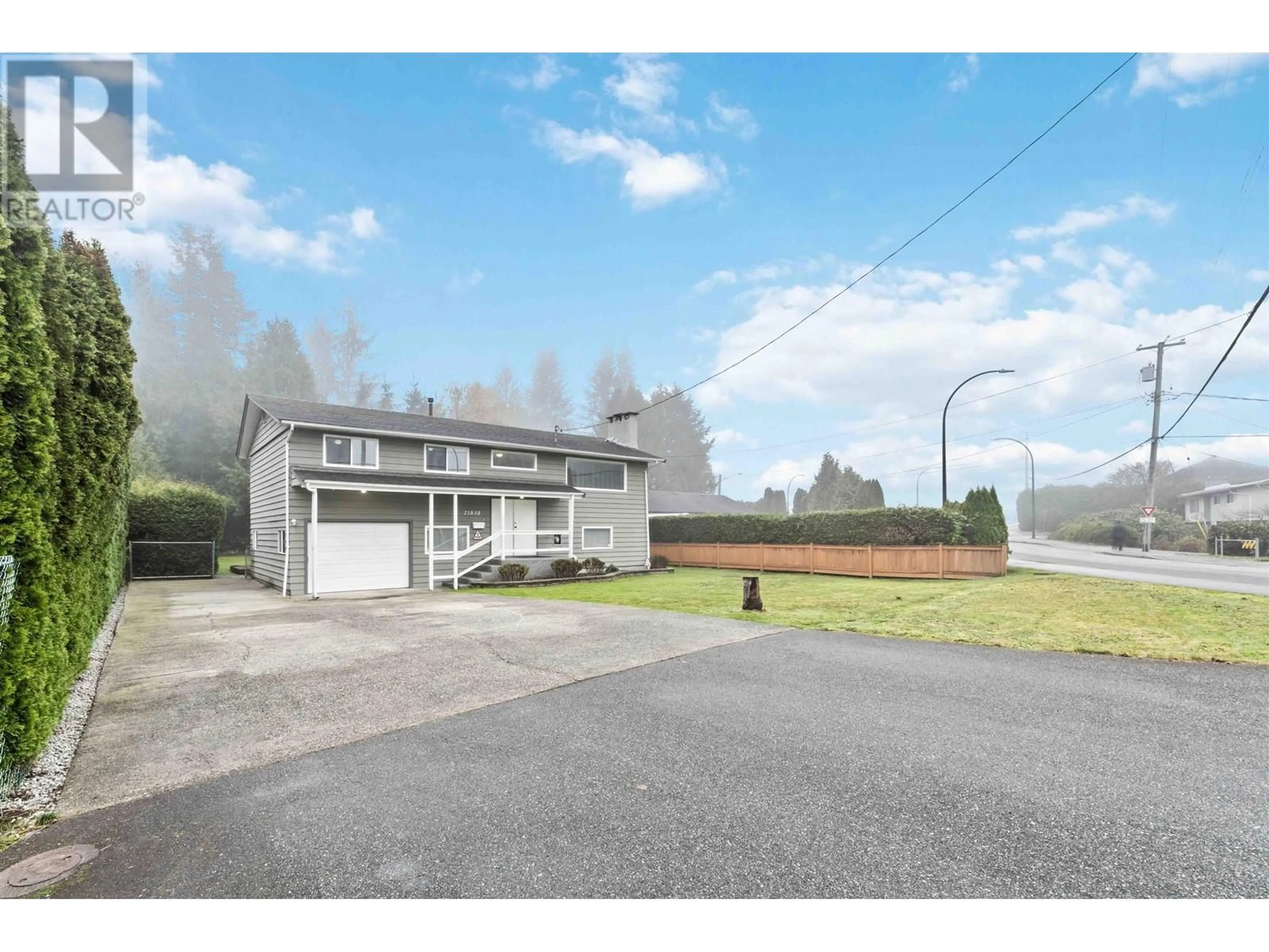 Frontside or backside of a home, the street view for 21838 MOUNTAINVIEW CRESCENT, Maple Ridge British Columbia V2X3V3