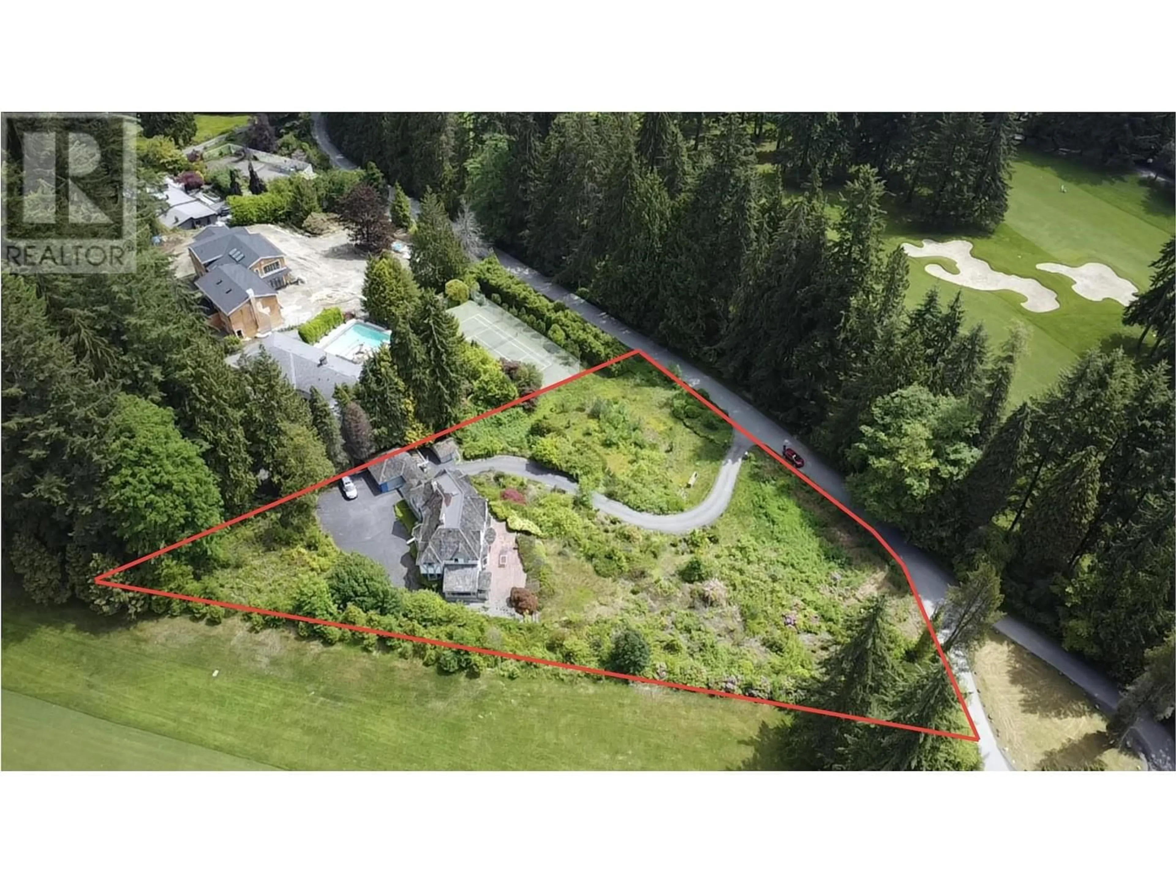 Frontside or backside of a home, the fenced backyard for 226 ONSLOW PLACE, West Vancouver British Columbia V7S1K5