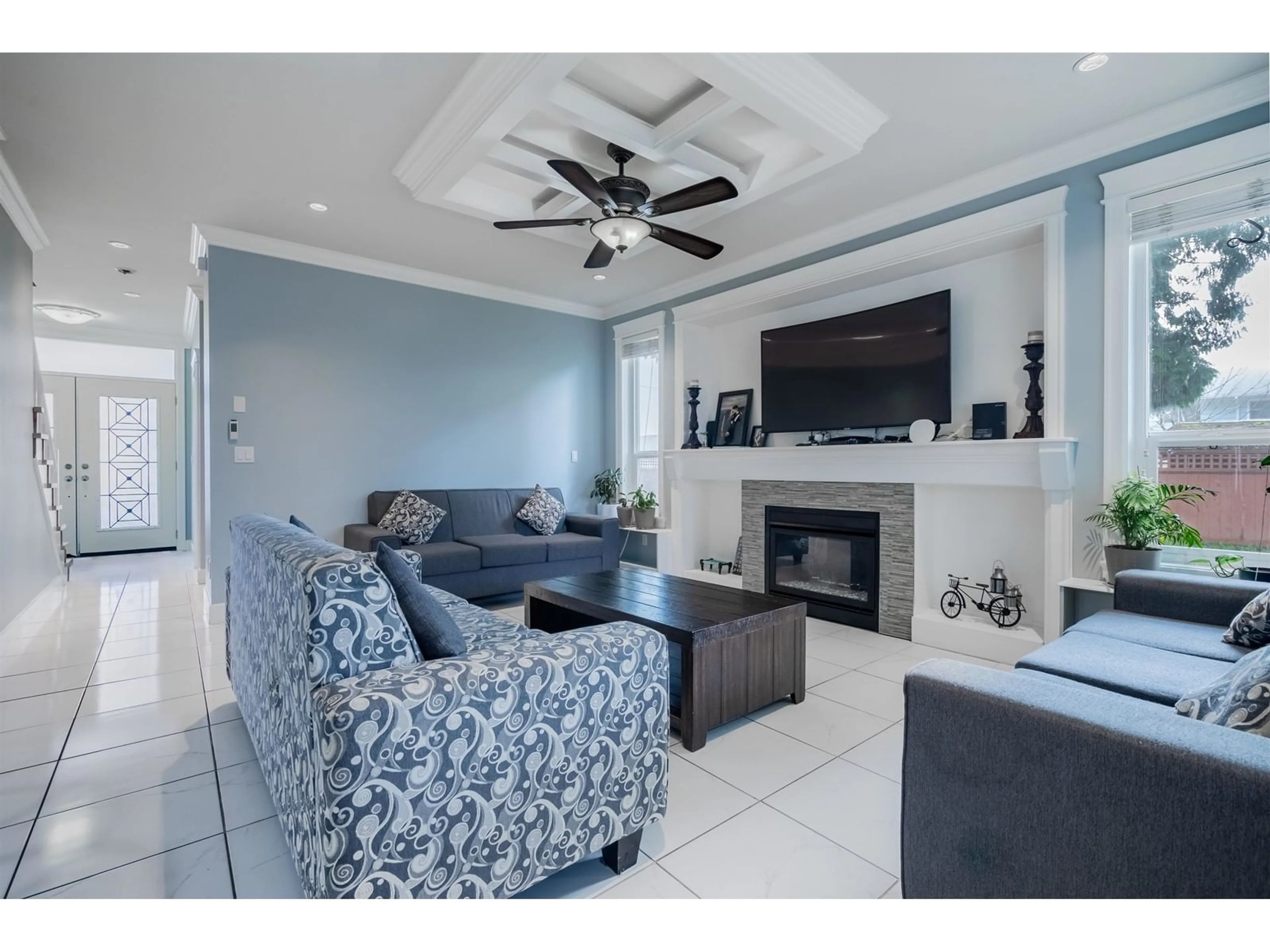 Living room with furniture, ceramic/tile floor for 7989 118 STREET, Delta British Columbia V4C0C5