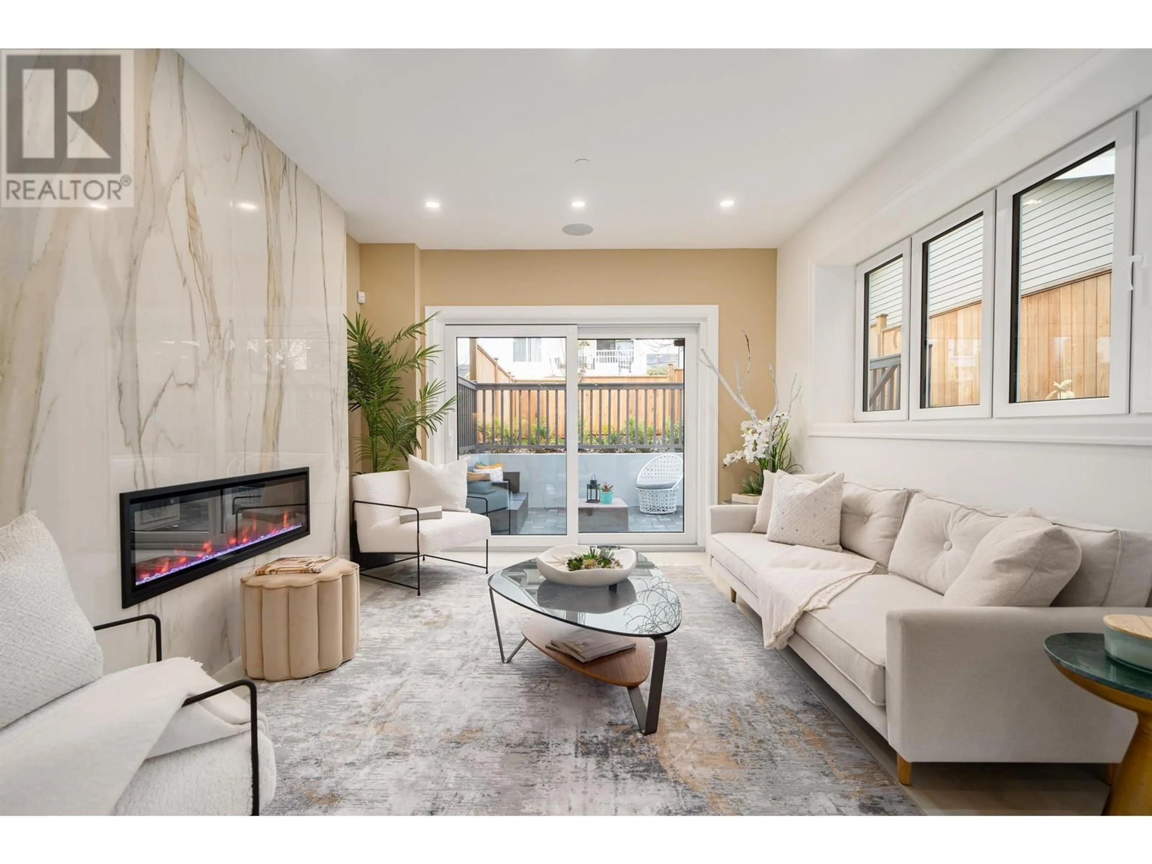 Living room, wood floors for 2523 W 8TH AVENUE, Vancouver British Columbia V6K2B3